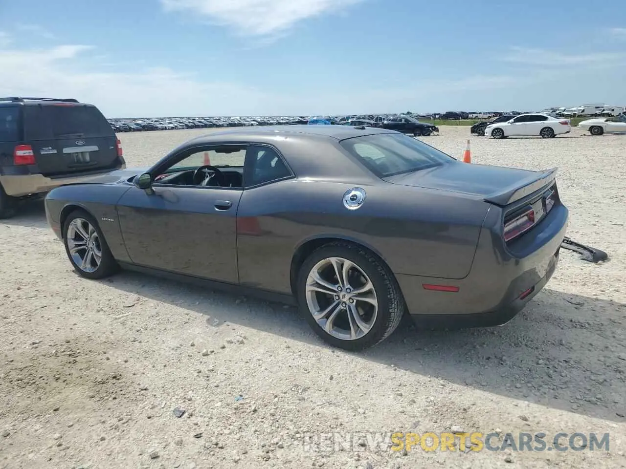 2 Фотография поврежденного автомобиля 2C3CDZBT4MH542379 DODGE CHALLENGER 2021