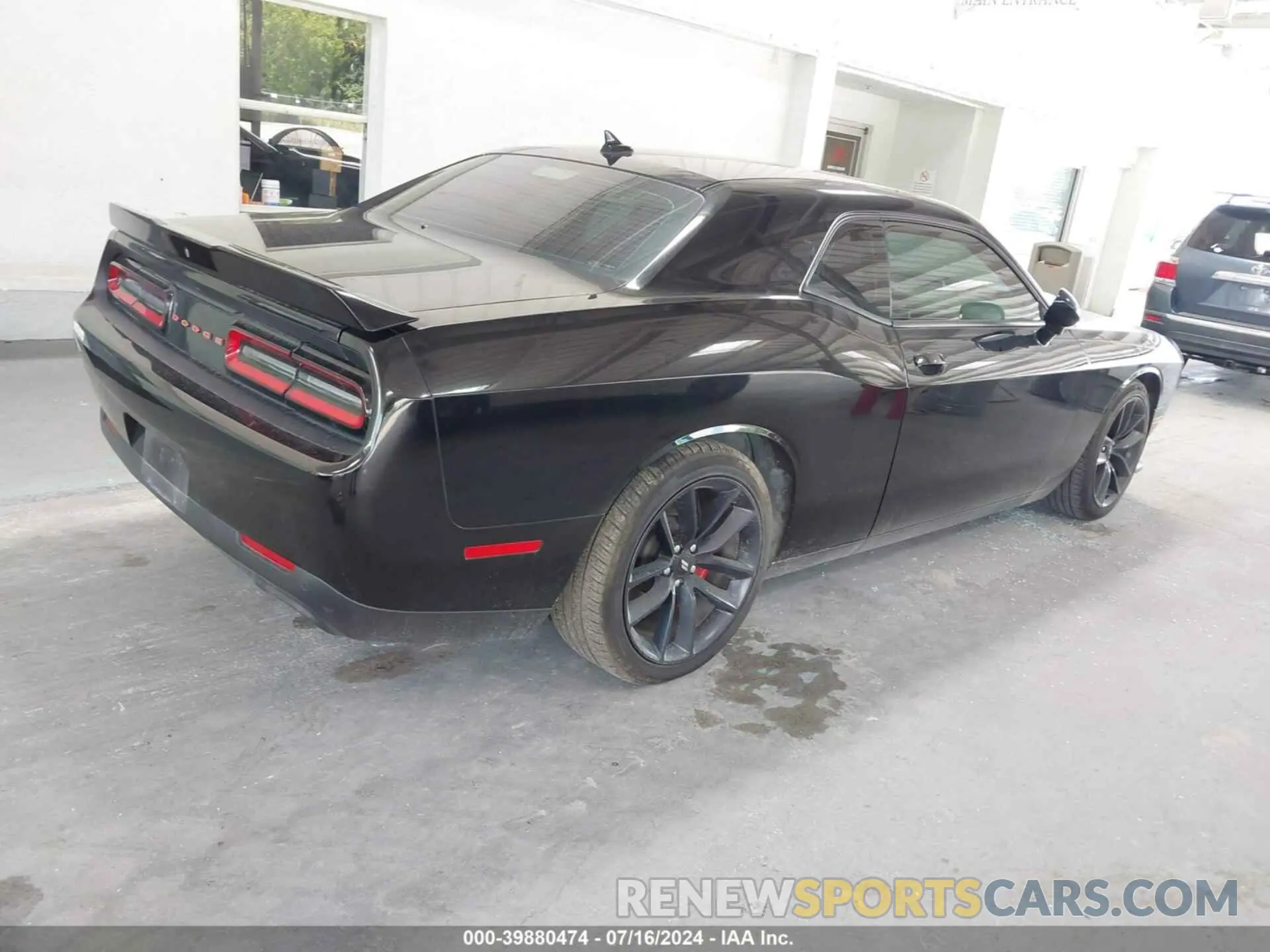 4 Photograph of a damaged car 2C3CDZBT6MH604364 DODGE CHALLENGER 2021