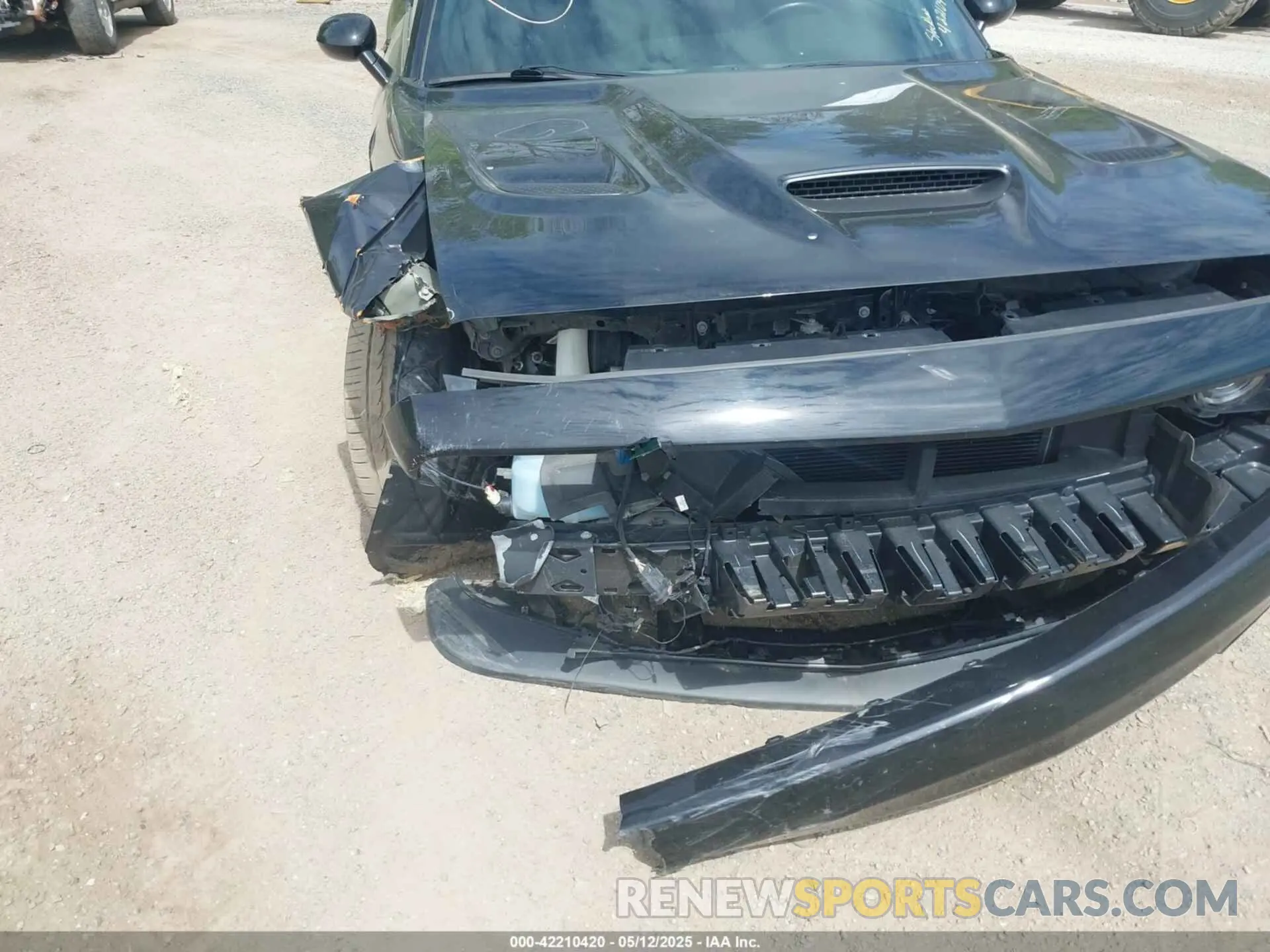 18 Photograph of a damaged car 2C3CDZFJ0MH521134 DODGE CHALLENGER 2021