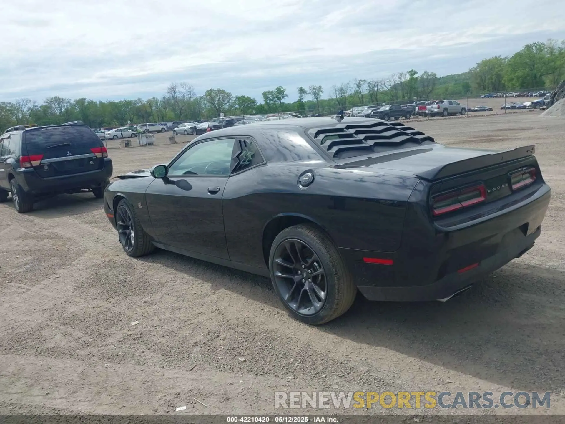 3 Photograph of a damaged car 2C3CDZFJ0MH521134 DODGE CHALLENGER 2021