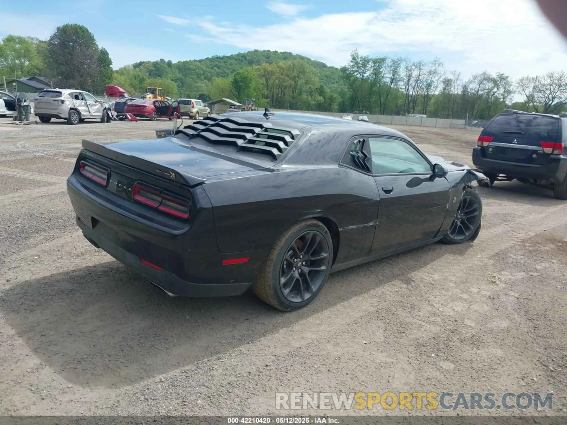 4 Photograph of a damaged car 2C3CDZFJ0MH521134 DODGE CHALLENGER 2021