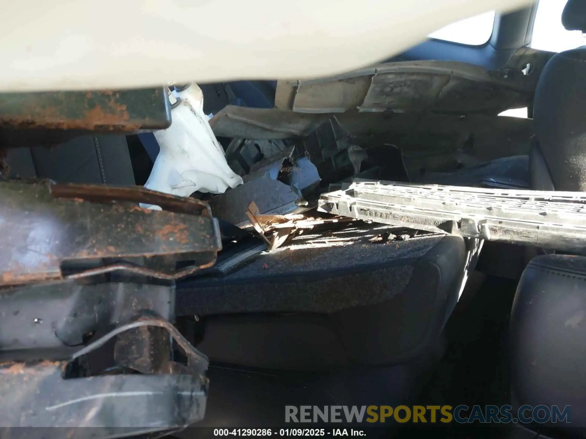 8 Photograph of a damaged car 2C3CDZFJ0MH604420 DODGE CHALLENGER 2021