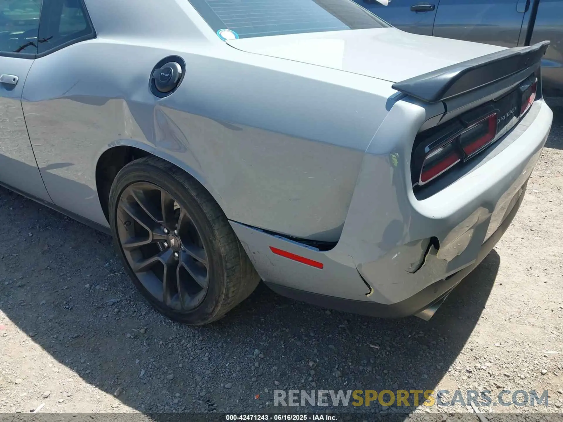 6 Photograph of a damaged car 2C3CDZFJ0MH627616 DODGE CHALLENGER 2021