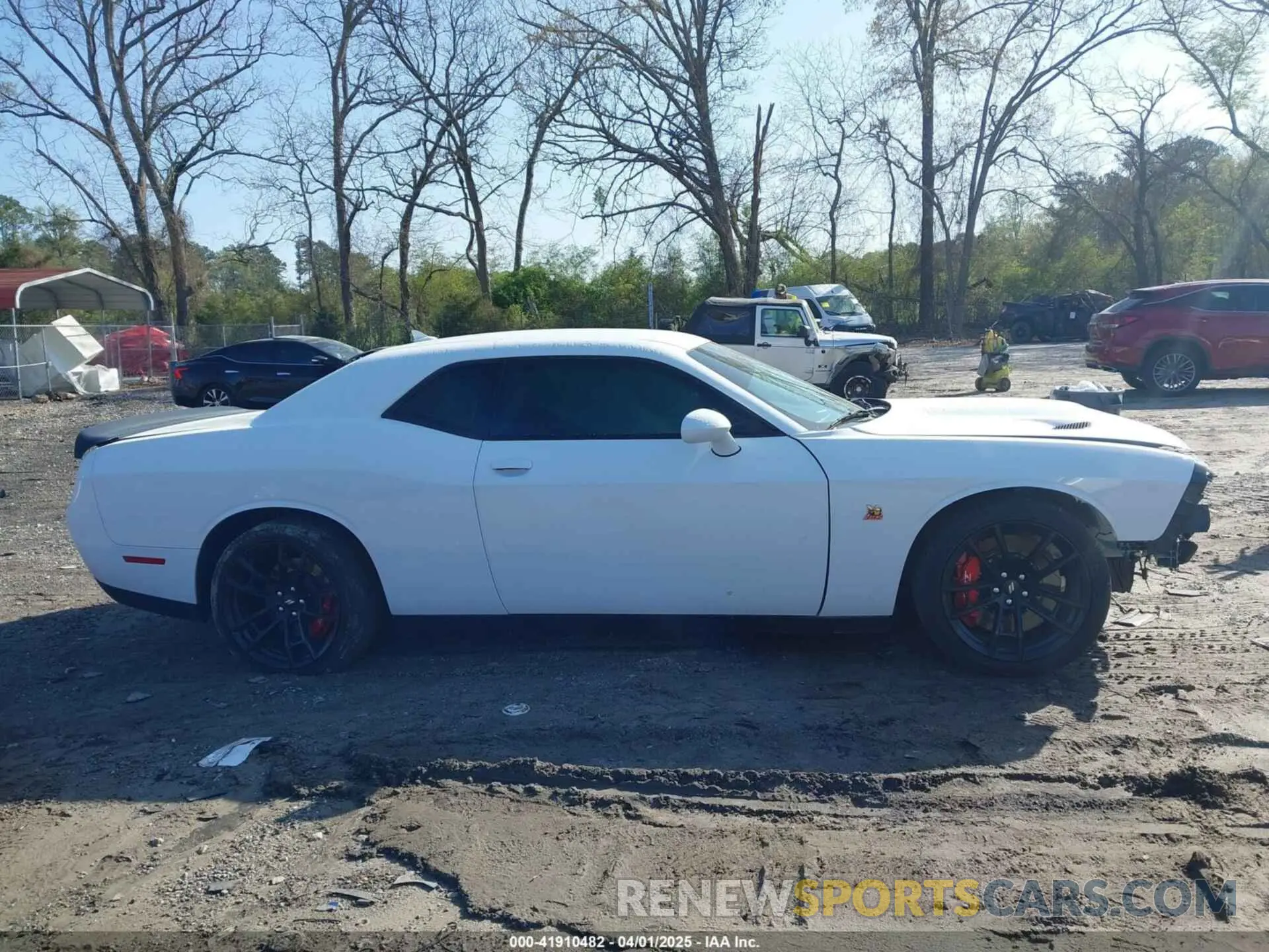 13 Photograph of a damaged car 2C3CDZFJ0MH646070 DODGE CHALLENGER 2021