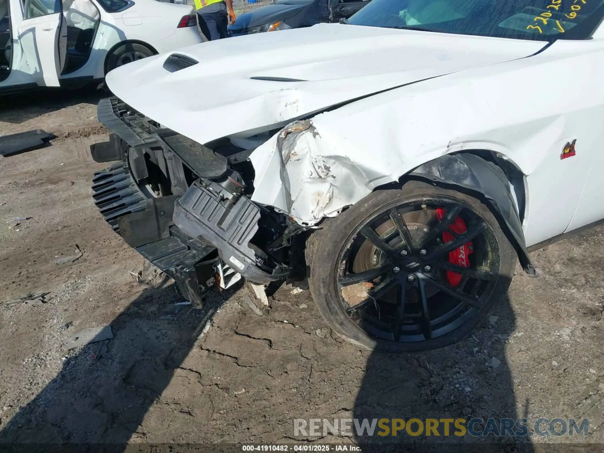 6 Photograph of a damaged car 2C3CDZFJ0MH646070 DODGE CHALLENGER 2021