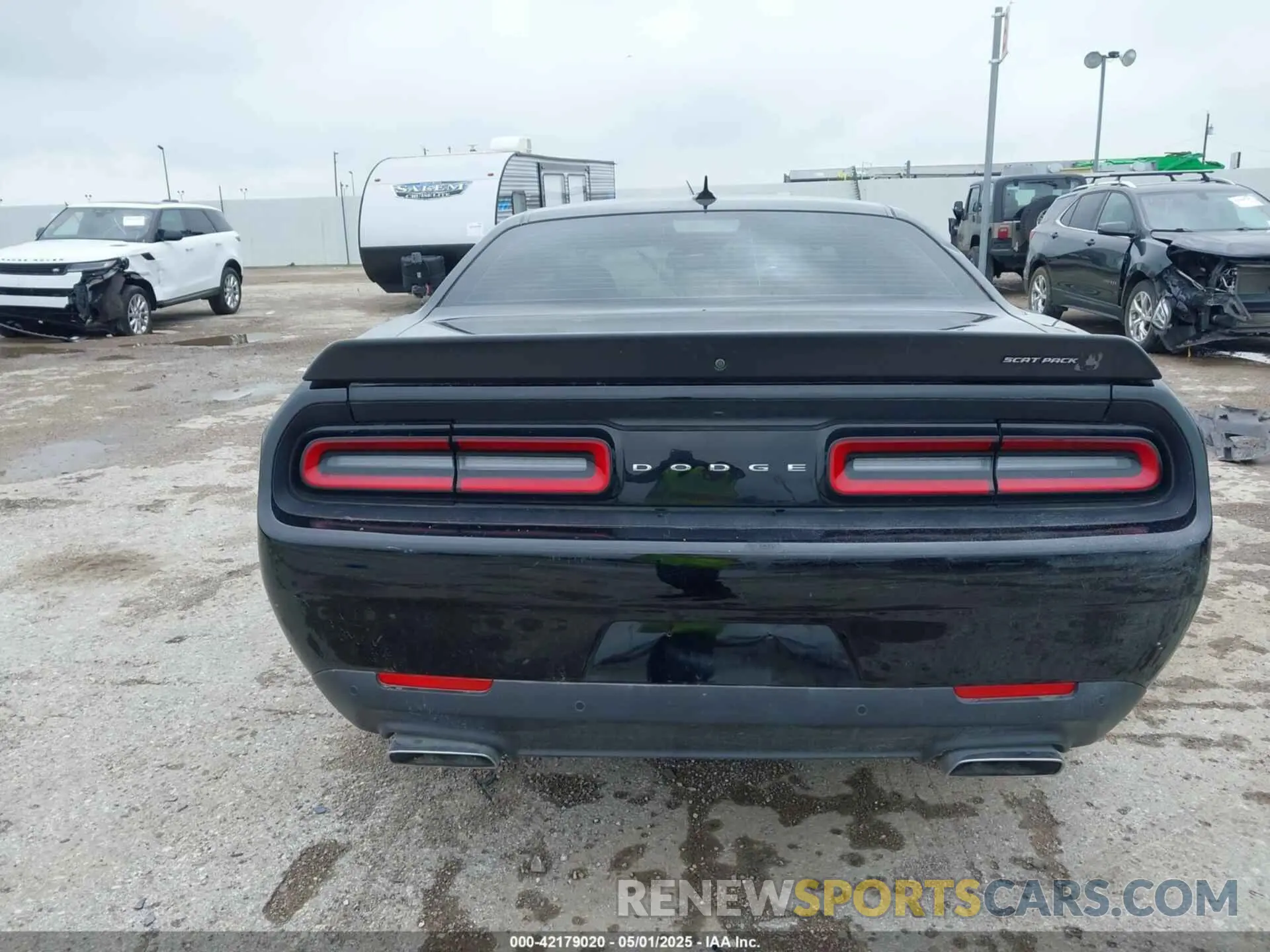 16 Photograph of a damaged car 2C3CDZFJ3MH510130 DODGE CHALLENGER 2021