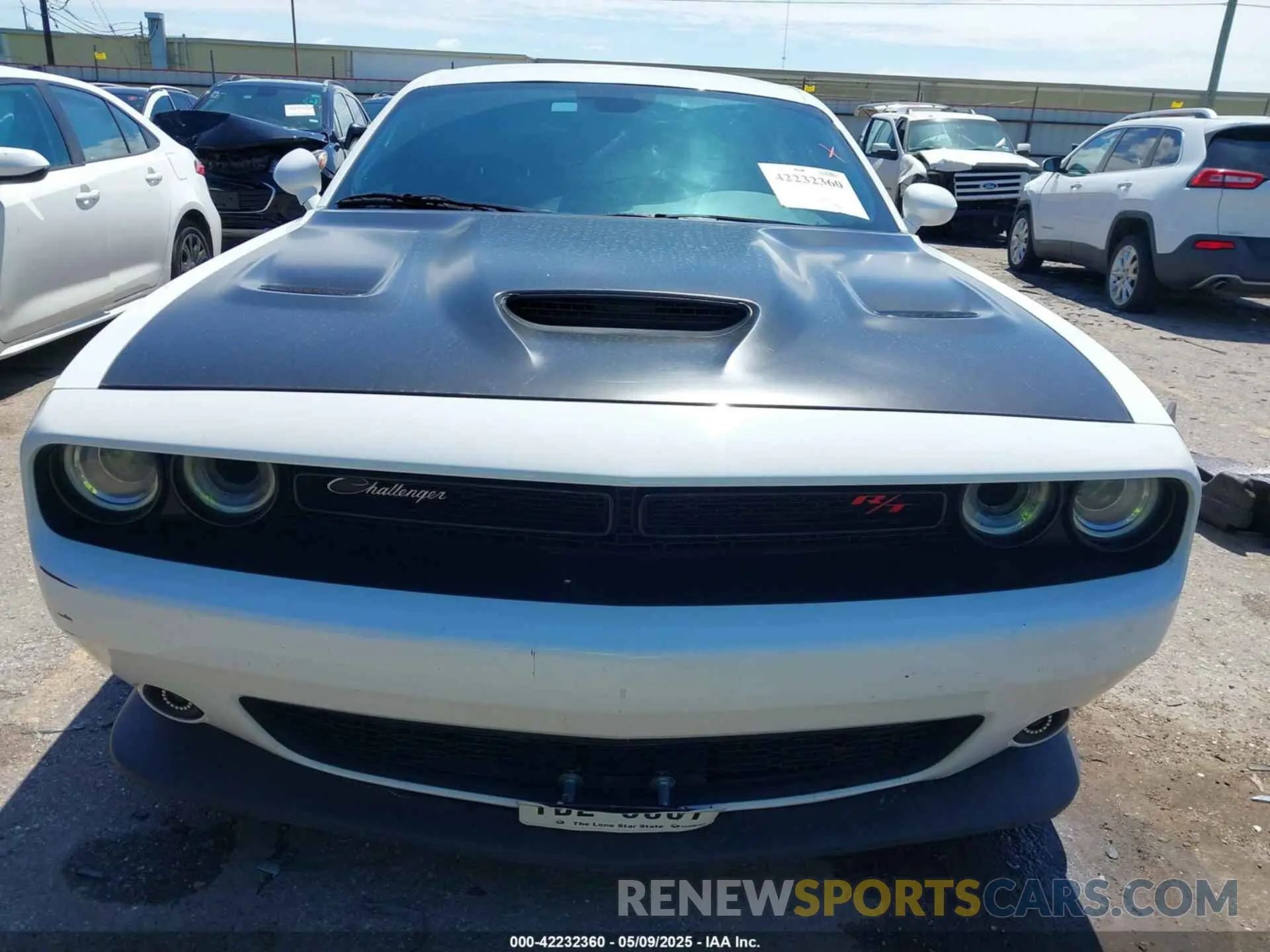 13 Photograph of a damaged car 2C3CDZFJ4MH506264 DODGE CHALLENGER 2021