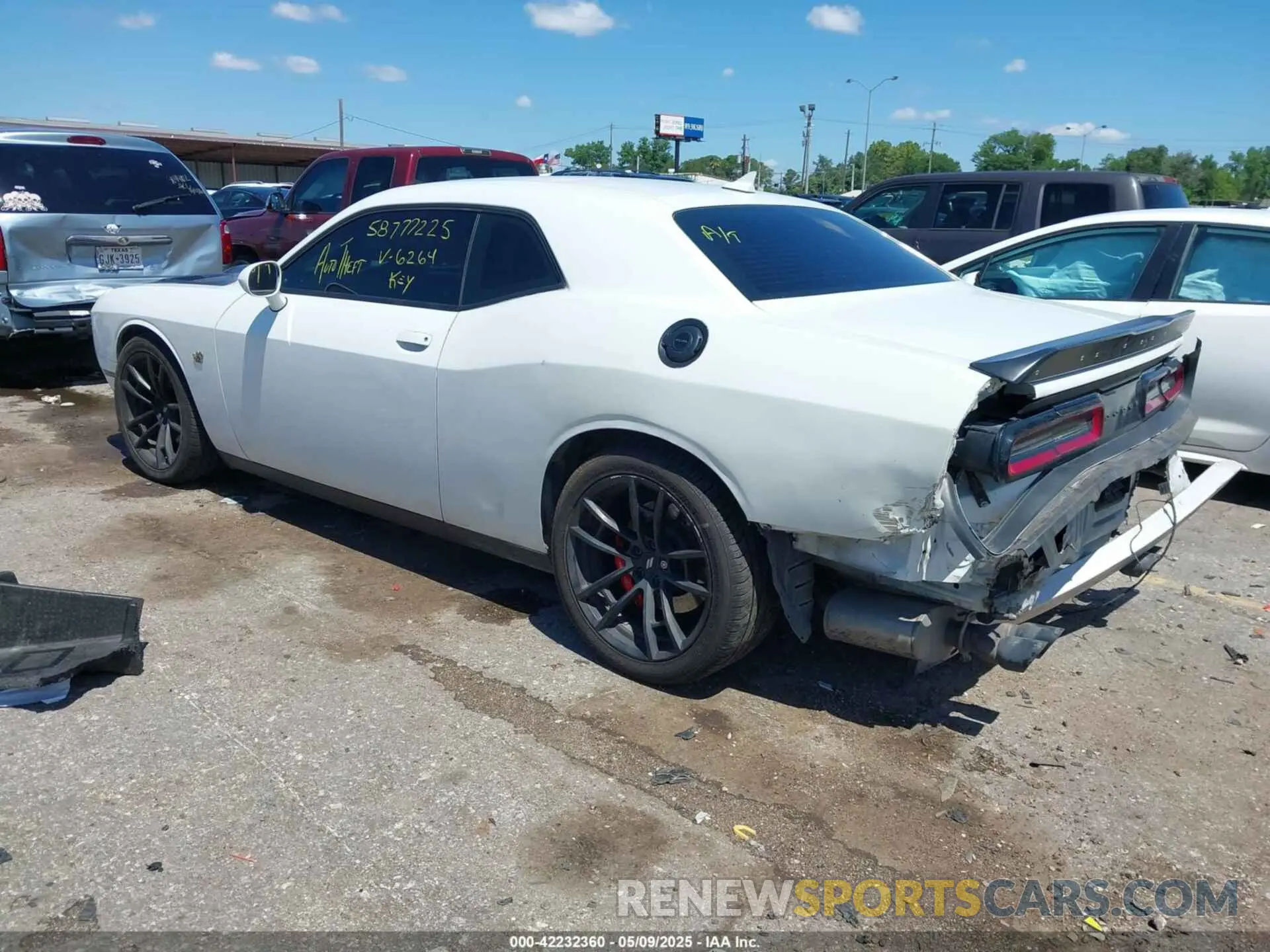 3 Photograph of a damaged car 2C3CDZFJ4MH506264 DODGE CHALLENGER 2021