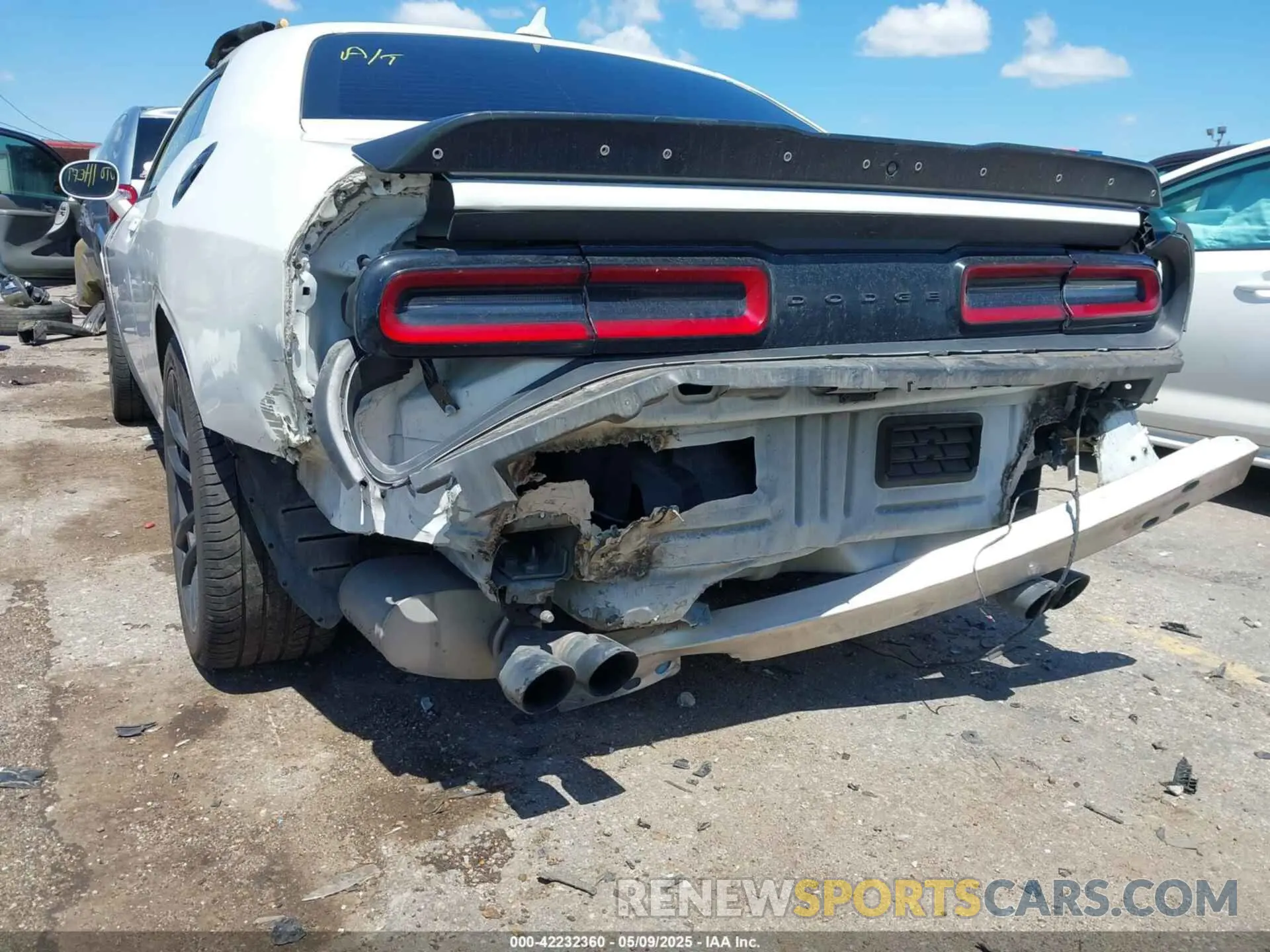 6 Photograph of a damaged car 2C3CDZFJ4MH506264 DODGE CHALLENGER 2021