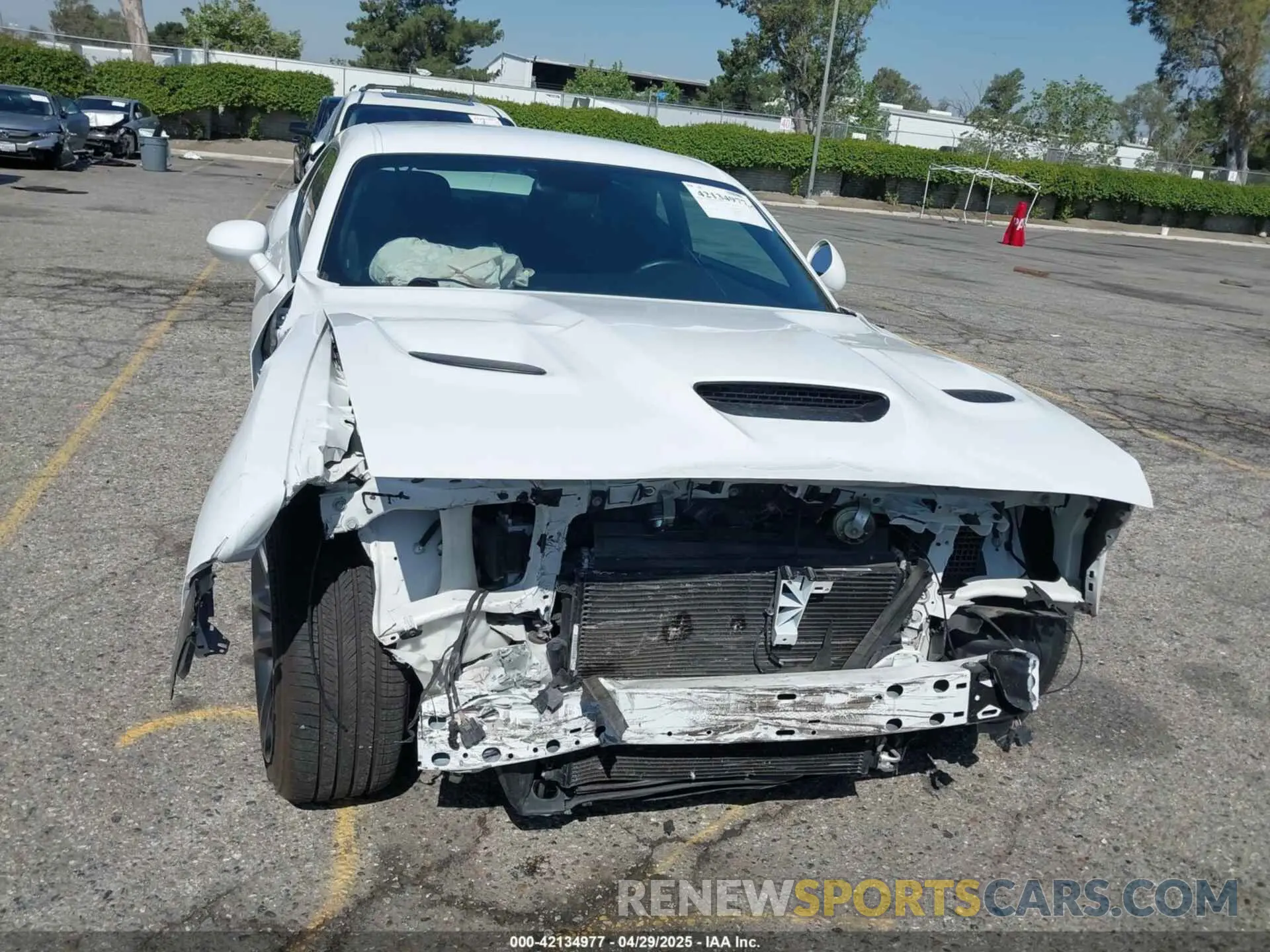 13 Photograph of a damaged car 2C3CDZFJ5MH530752 DODGE CHALLENGER 2021