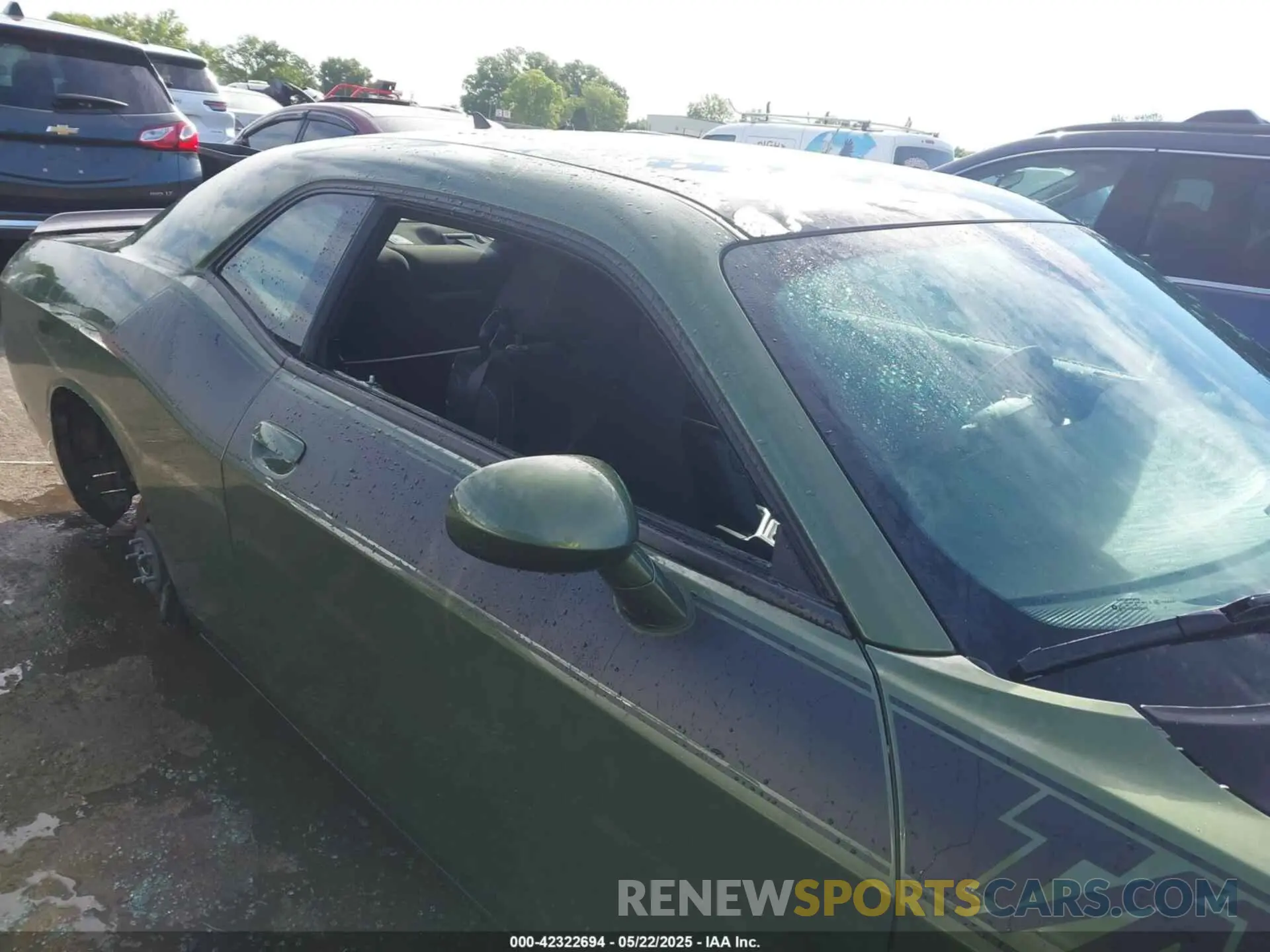 13 Photograph of a damaged car 2C3CDZFJ5MH610147 DODGE CHALLENGER 2021