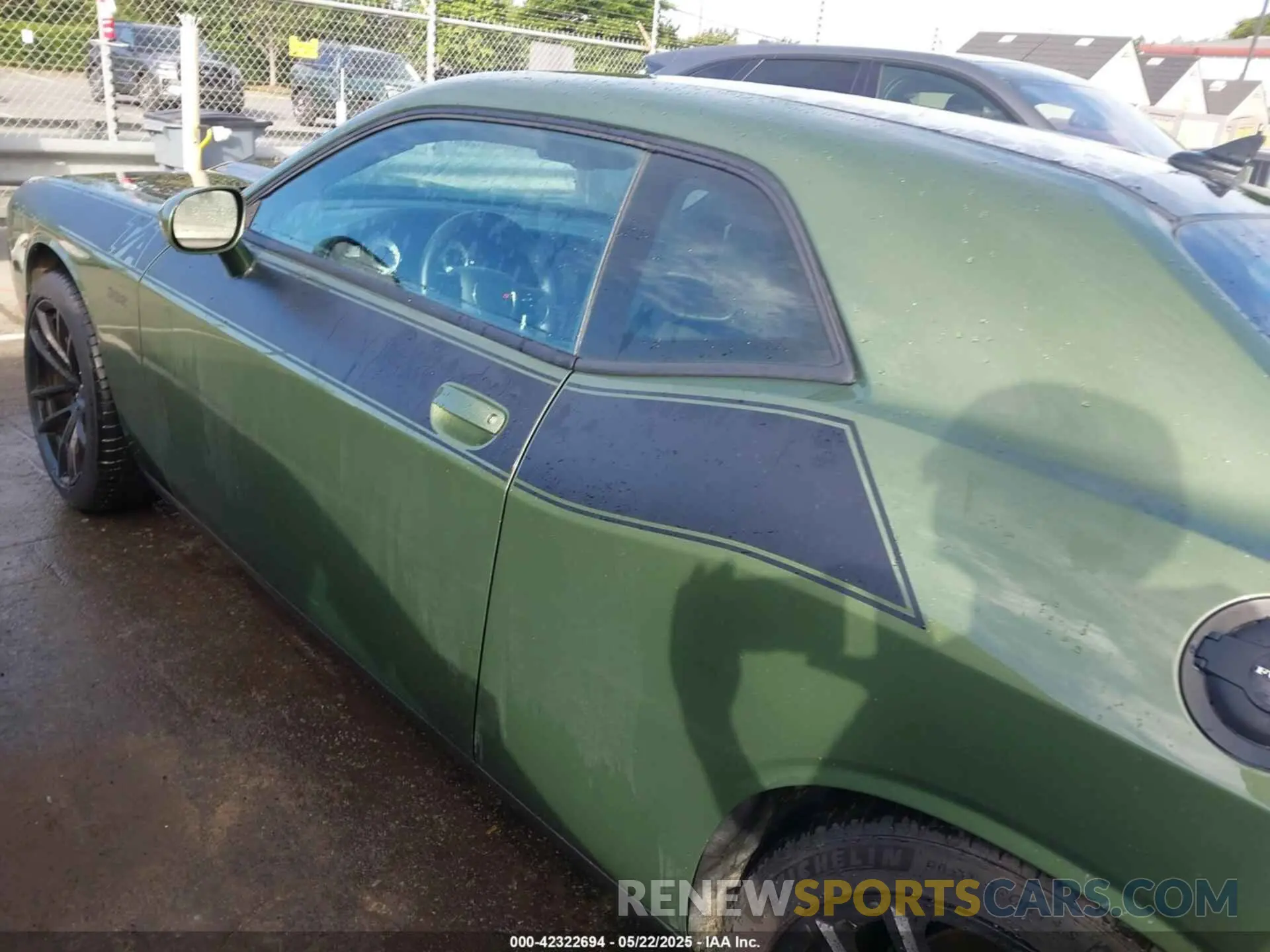 14 Photograph of a damaged car 2C3CDZFJ5MH610147 DODGE CHALLENGER 2021