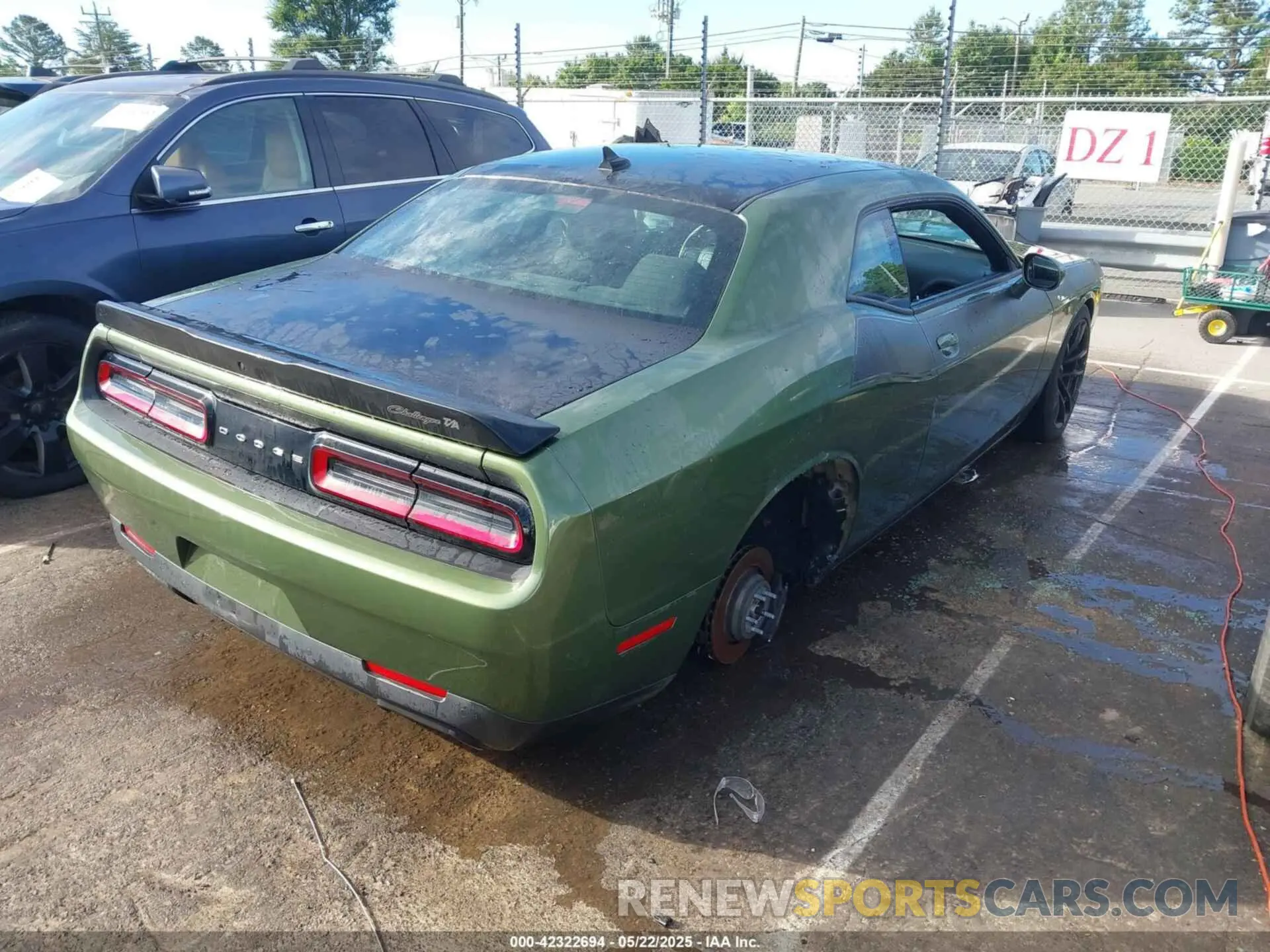 4 Photograph of a damaged car 2C3CDZFJ5MH610147 DODGE CHALLENGER 2021
