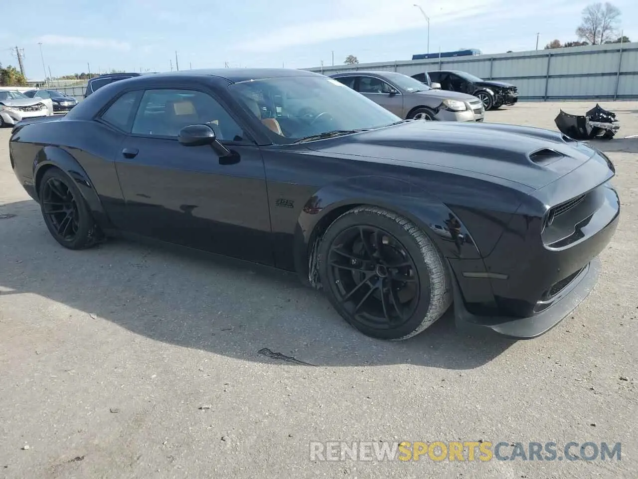 4 Photograph of a damaged car 2C3CDZFJ9MH526817 DODGE CHALLENGER 2021