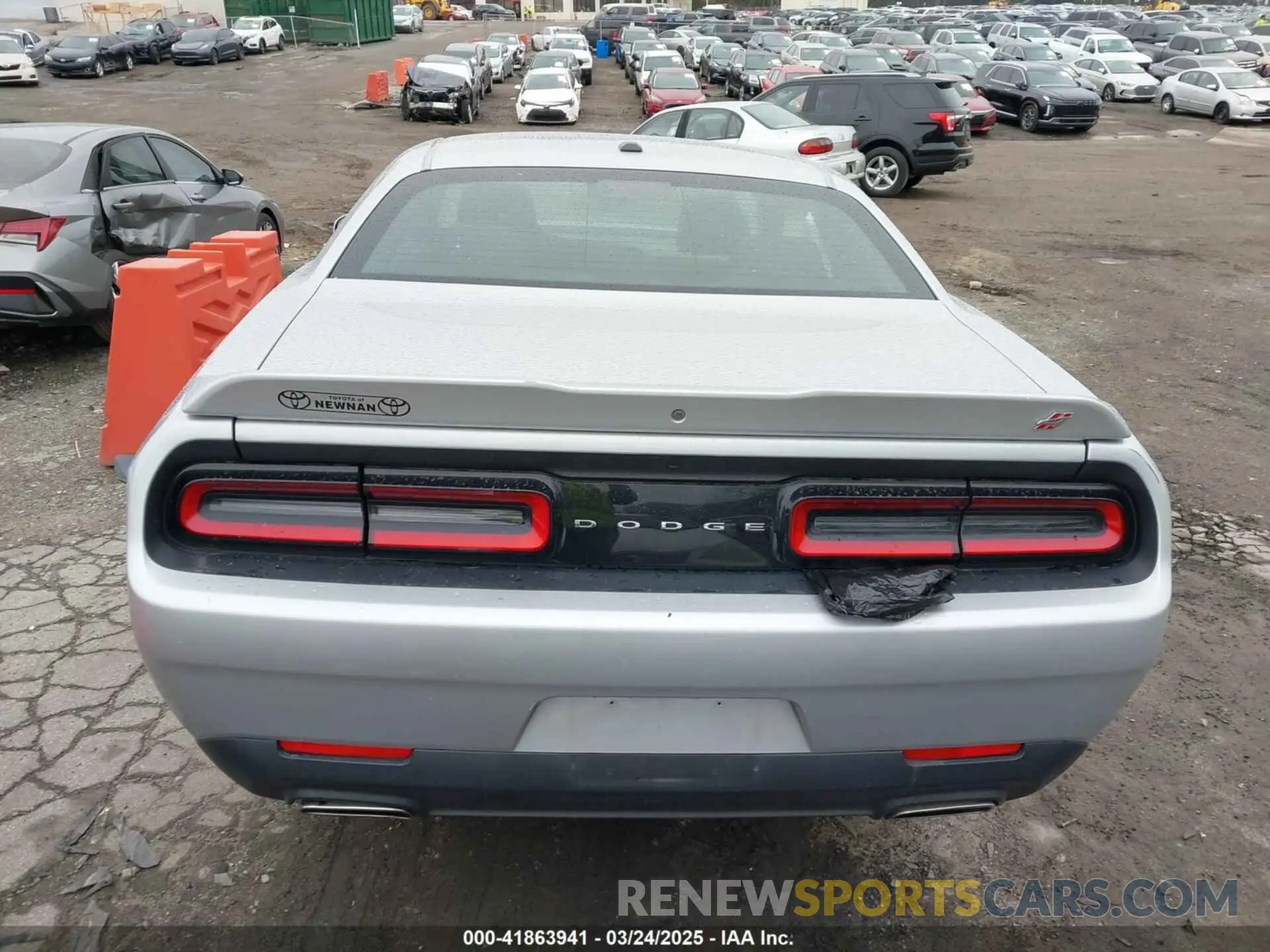 16 Photograph of a damaged car 2C3CDZGG0MH543301 DODGE CHALLENGER 2021