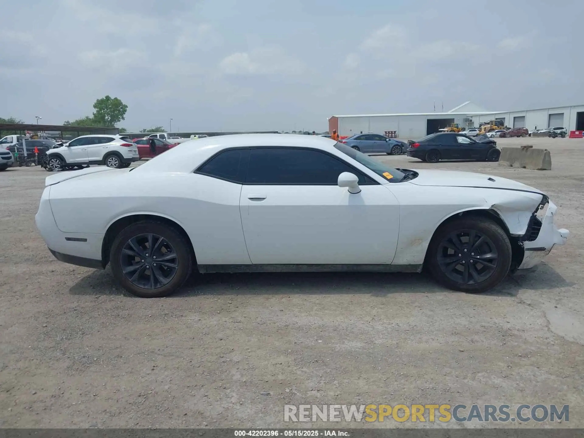 13 Photograph of a damaged car 2C3CDZGG2MH521669 DODGE CHALLENGER 2021