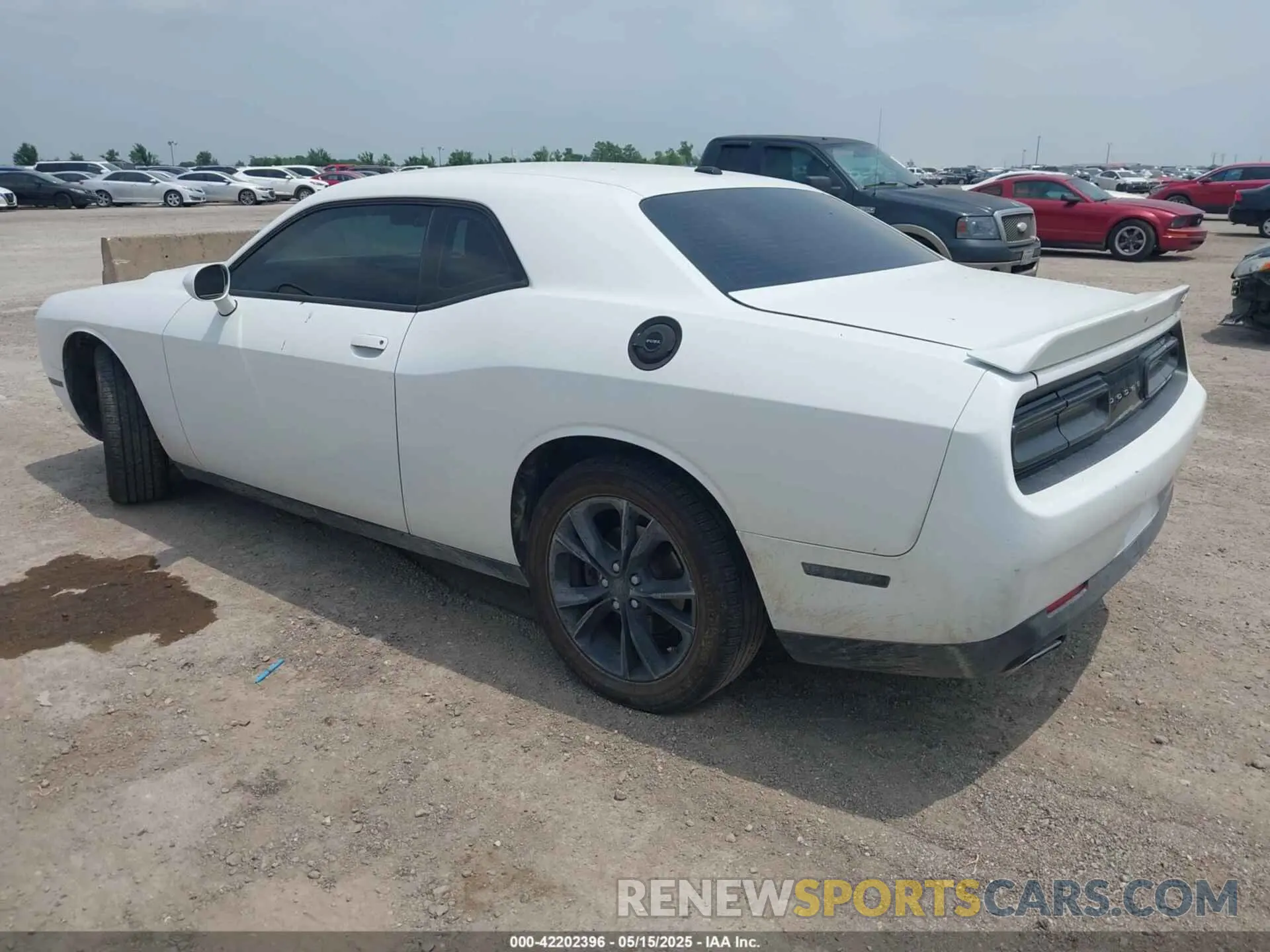 3 Photograph of a damaged car 2C3CDZGG2MH521669 DODGE CHALLENGER 2021