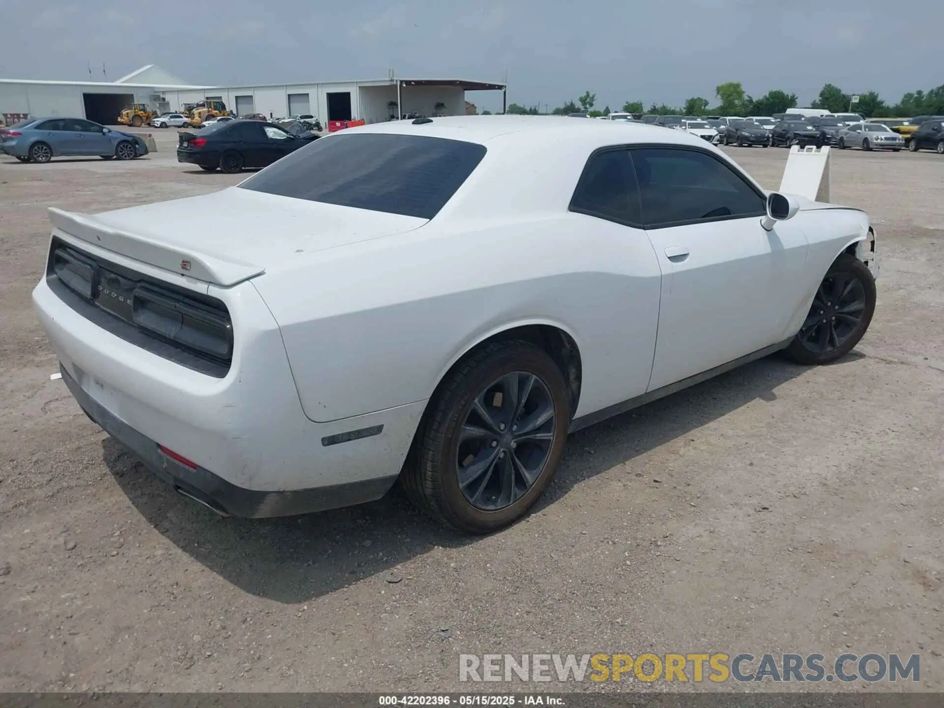 4 Photograph of a damaged car 2C3CDZGG2MH521669 DODGE CHALLENGER 2021