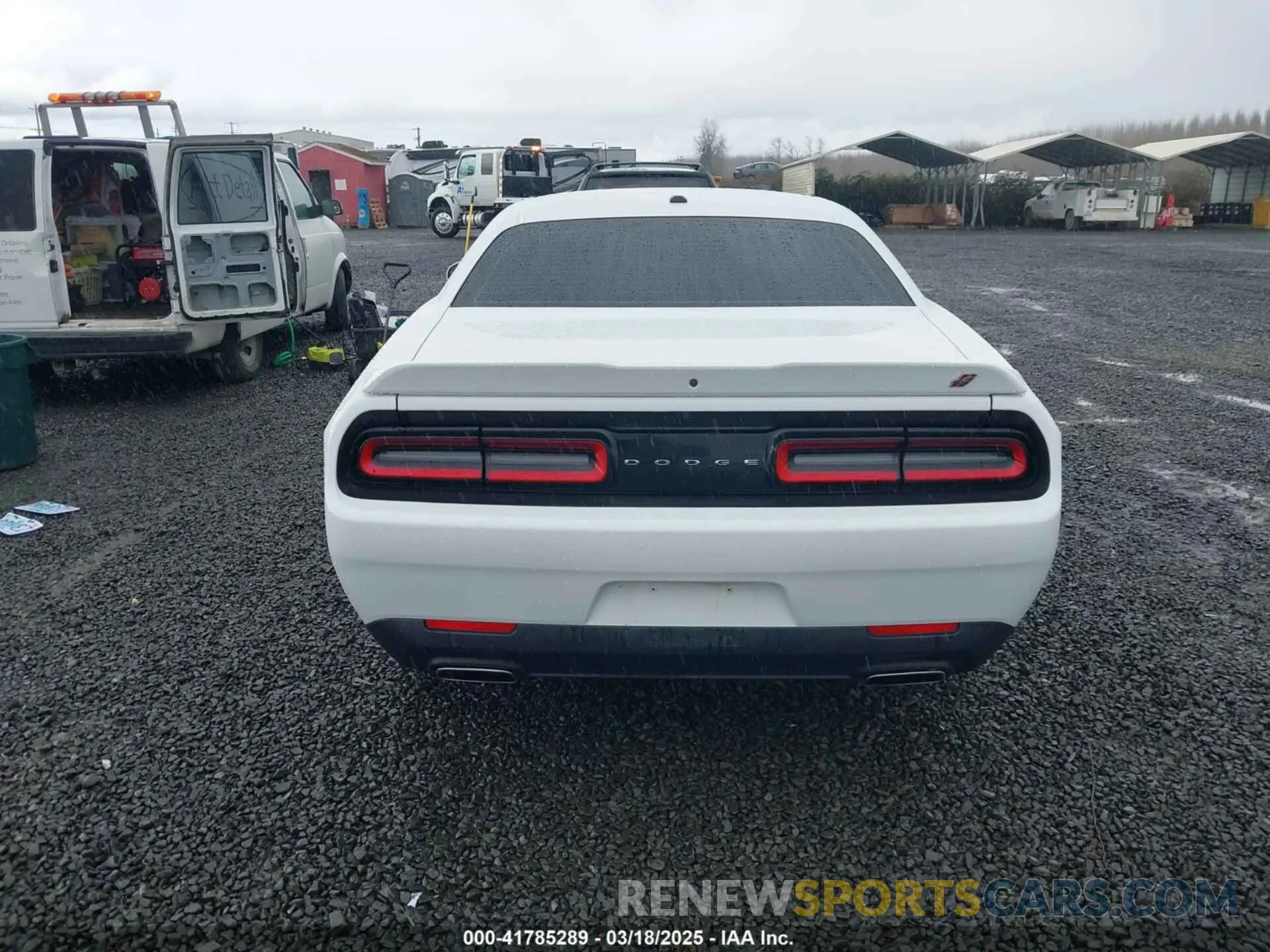17 Photograph of a damaged car 2C3CDZGG6MH594334 DODGE CHALLENGER 2021
