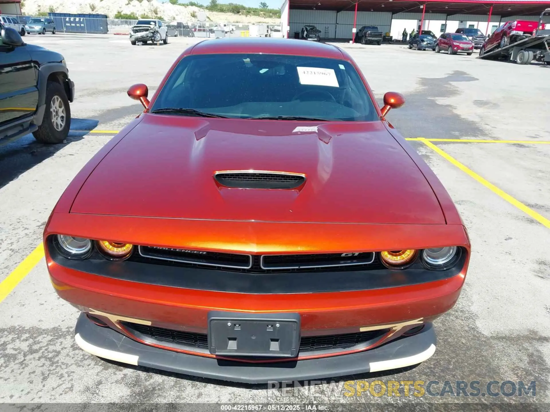 12 Photograph of a damaged car 2C3CDZJG1MH667666 DODGE CHALLENGER 2021