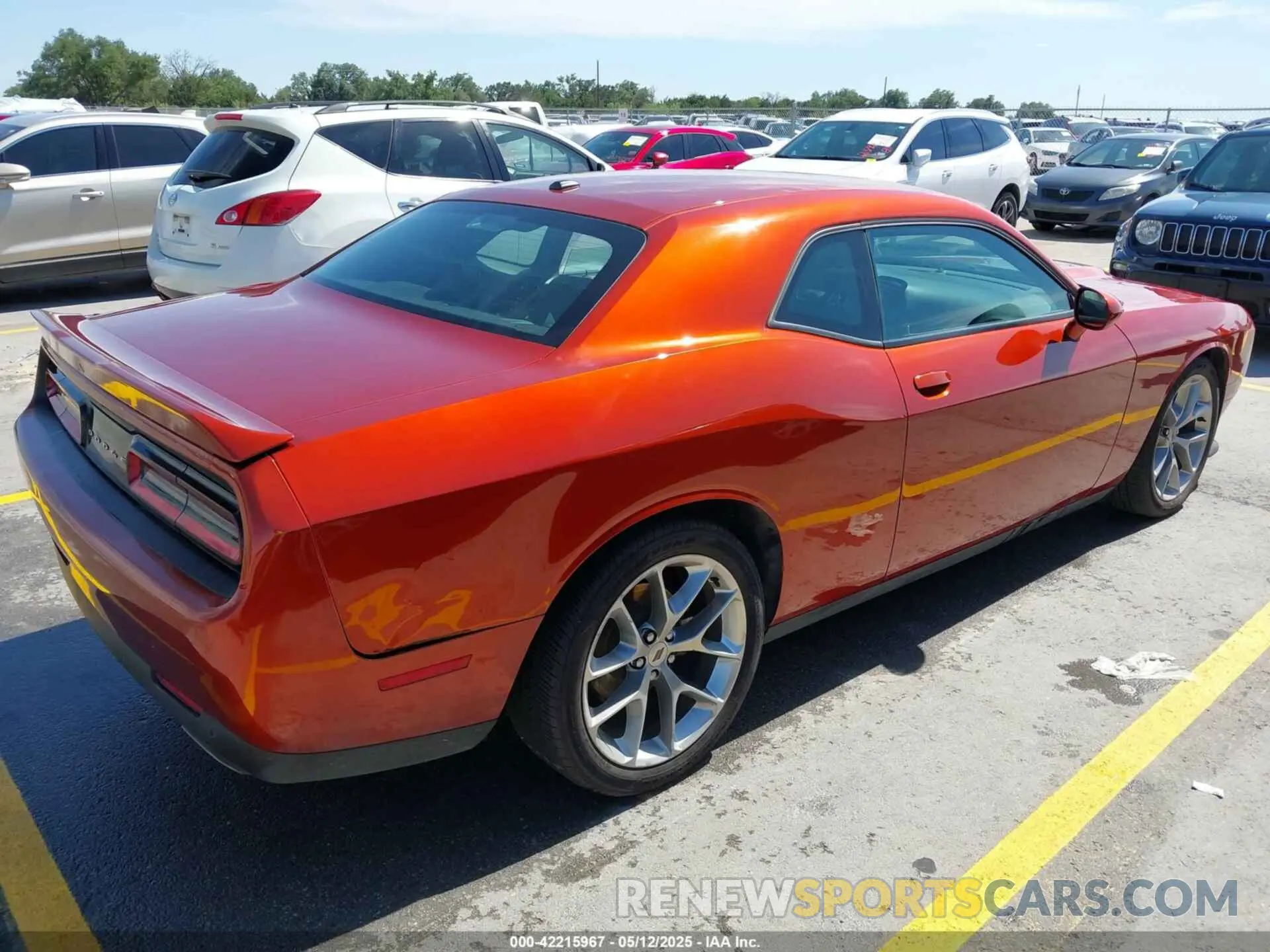 4 Photograph of a damaged car 2C3CDZJG1MH667666 DODGE CHALLENGER 2021