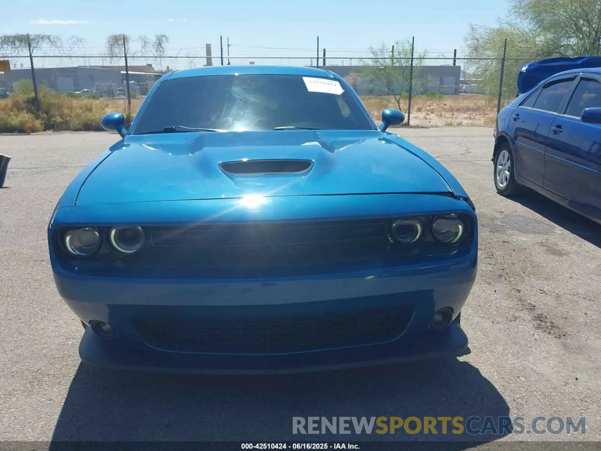 12 Photograph of a damaged car 2C3CDZJG6MH533137 DODGE CHALLENGER 2021