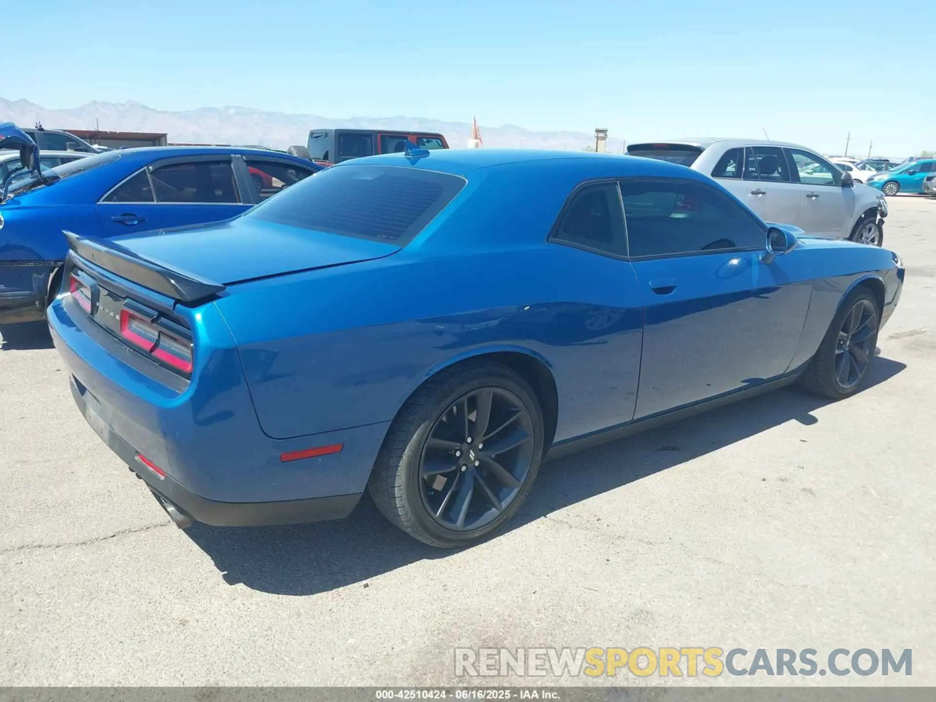 4 Photograph of a damaged car 2C3CDZJG6MH533137 DODGE CHALLENGER 2021