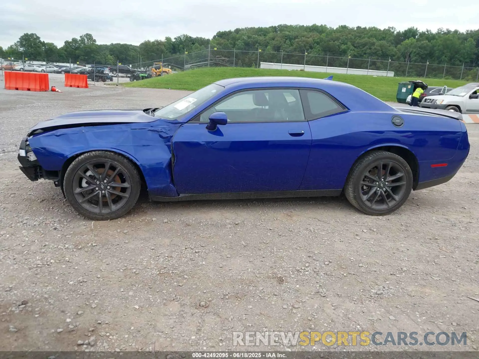 14 Photograph of a damaged car 2C3CDZKGXMH567287 DODGE CHALLENGER 2021
