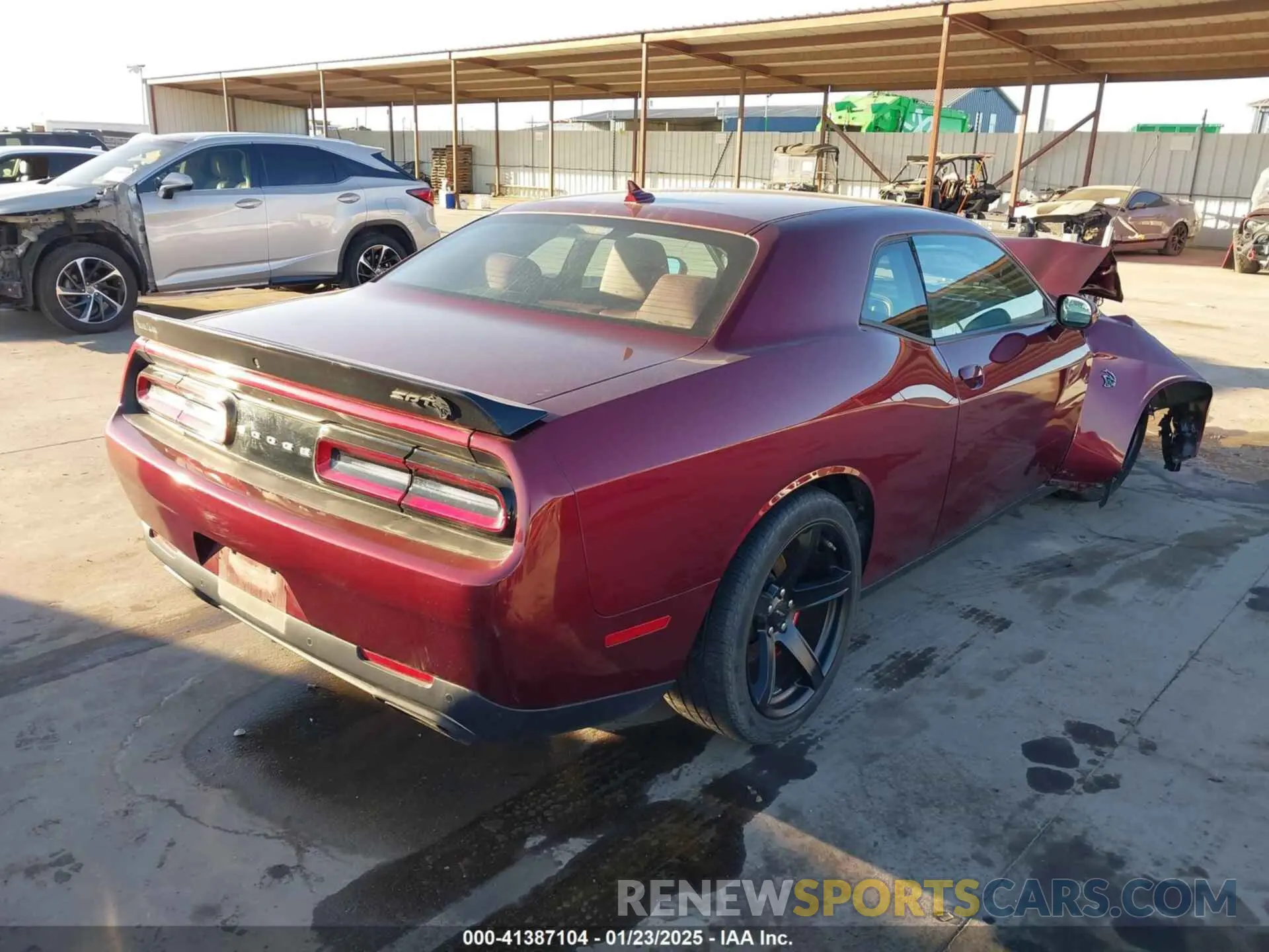 4 Photograph of a damaged car 2C3CDZL97MH555257 DODGE CHALLENGER 2021