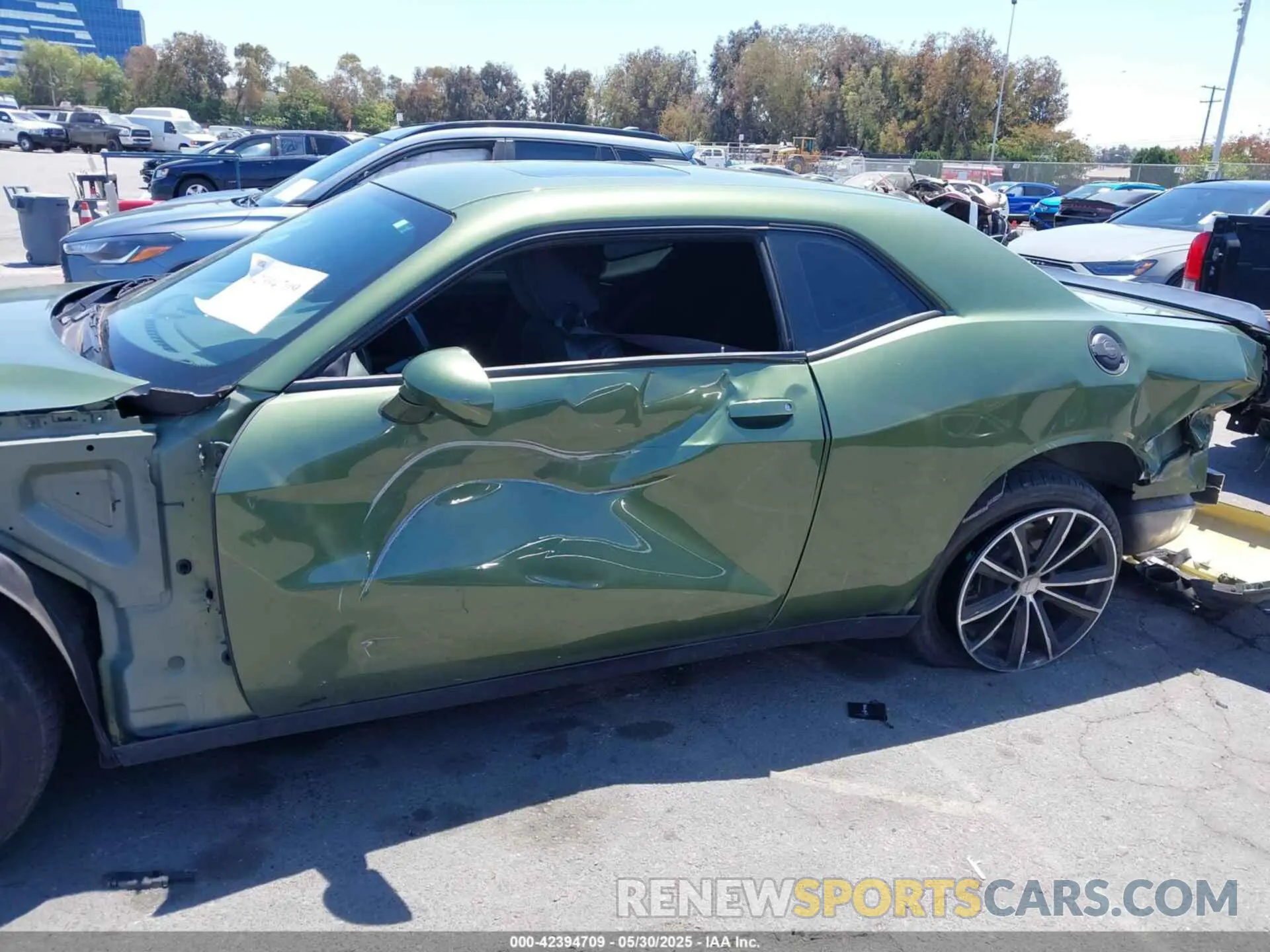 14 Photograph of a damaged car 2C3CDZAG2NH212066 DODGE CHALLENGER 2022
