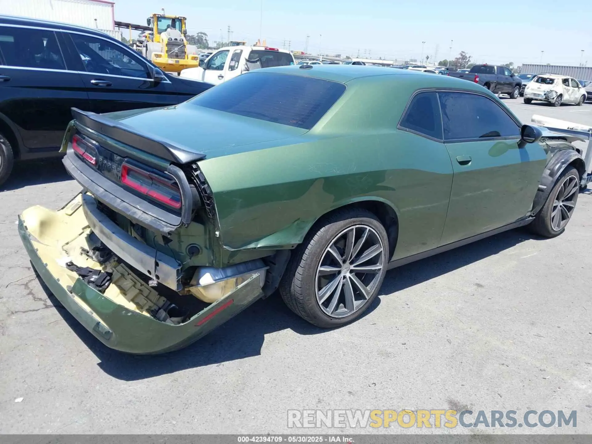 4 Photograph of a damaged car 2C3CDZAG2NH212066 DODGE CHALLENGER 2022