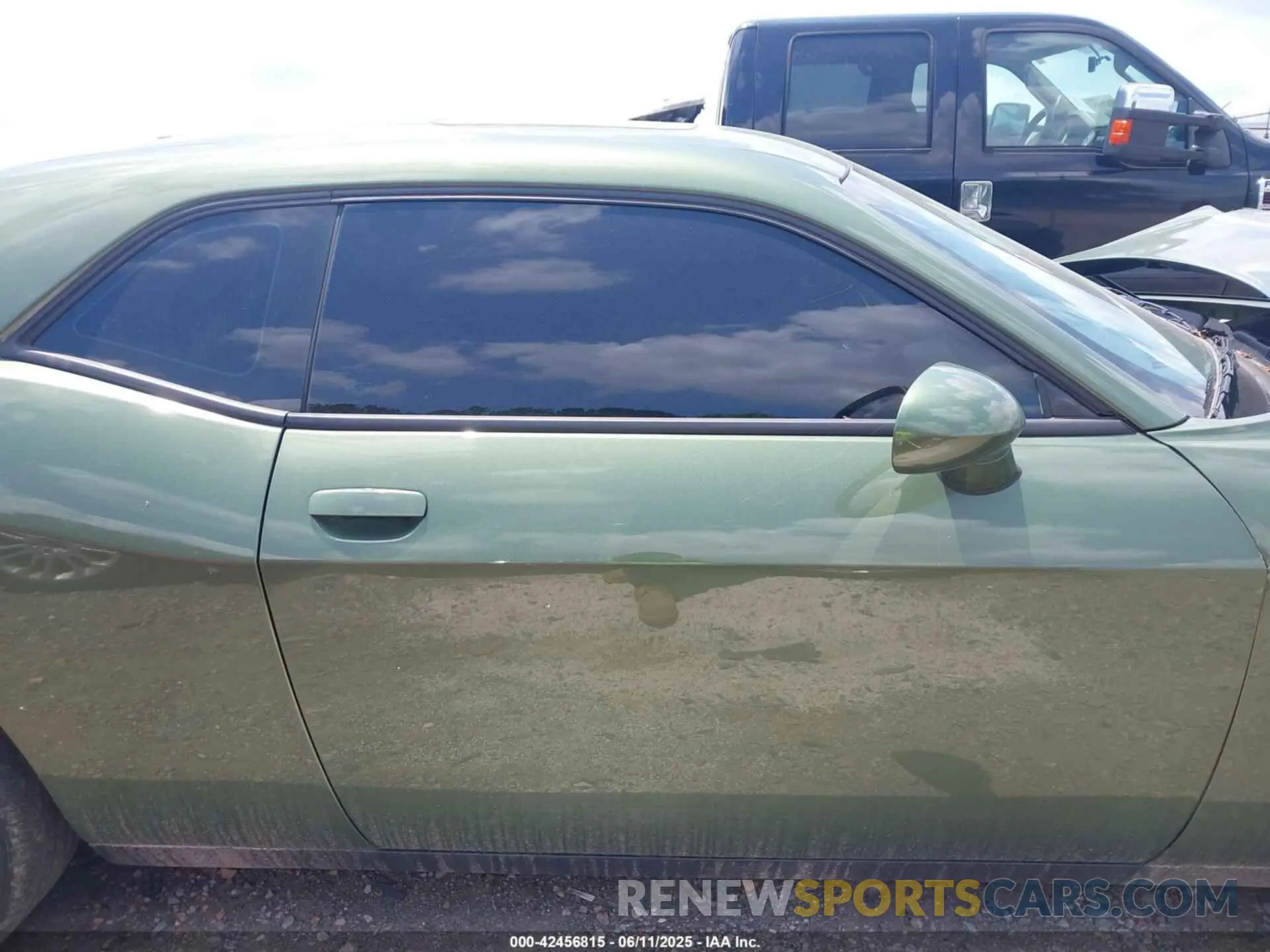 13 Photograph of a damaged car 2C3CDZAG5NH188068 DODGE CHALLENGER 2022