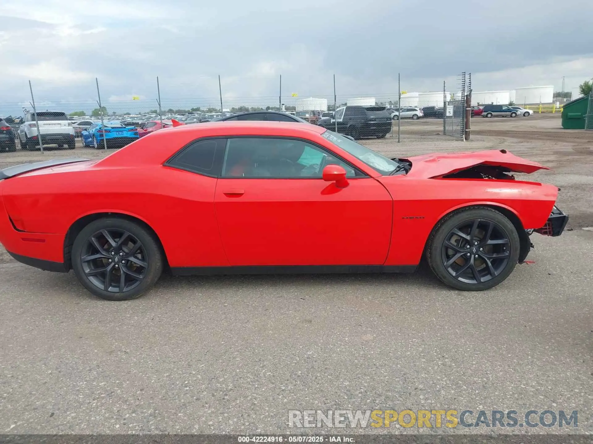 14 Photograph of a damaged car 2C3CDZBT0NH234000 DODGE CHALLENGER 2022