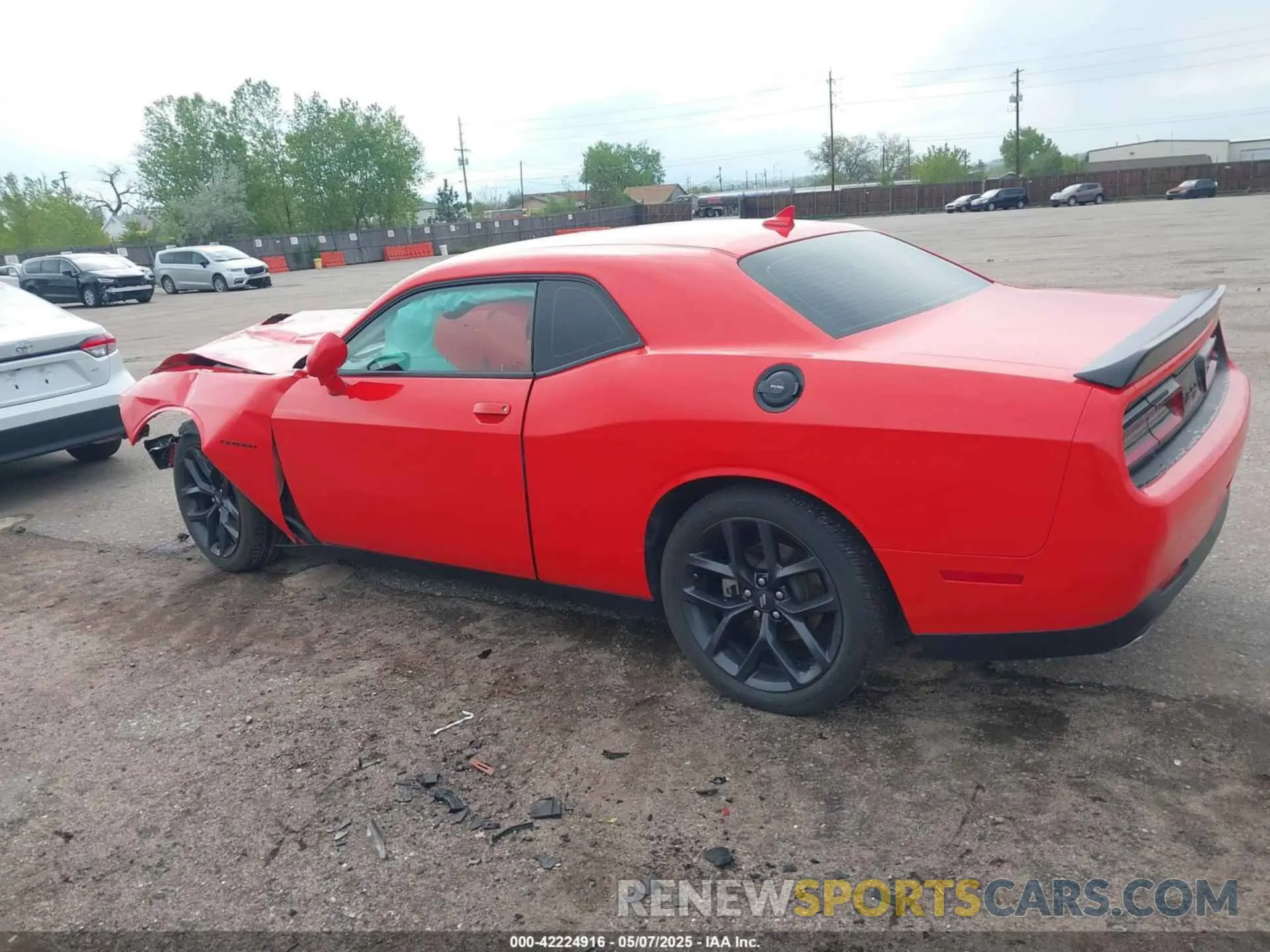15 Photograph of a damaged car 2C3CDZBT0NH234000 DODGE CHALLENGER 2022