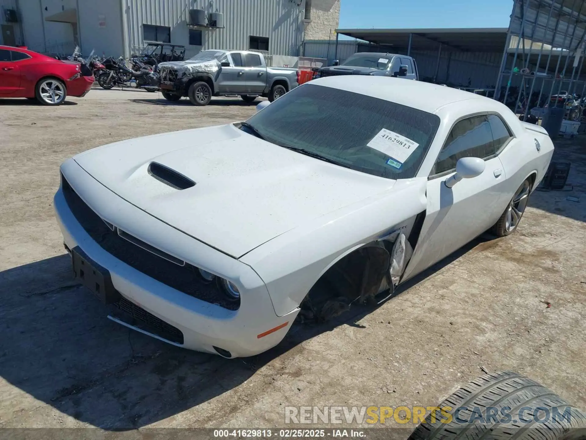 2 Фотография поврежденного автомобиля 2C3CDZBT1NH105408 DODGE CHALLENGER 2022