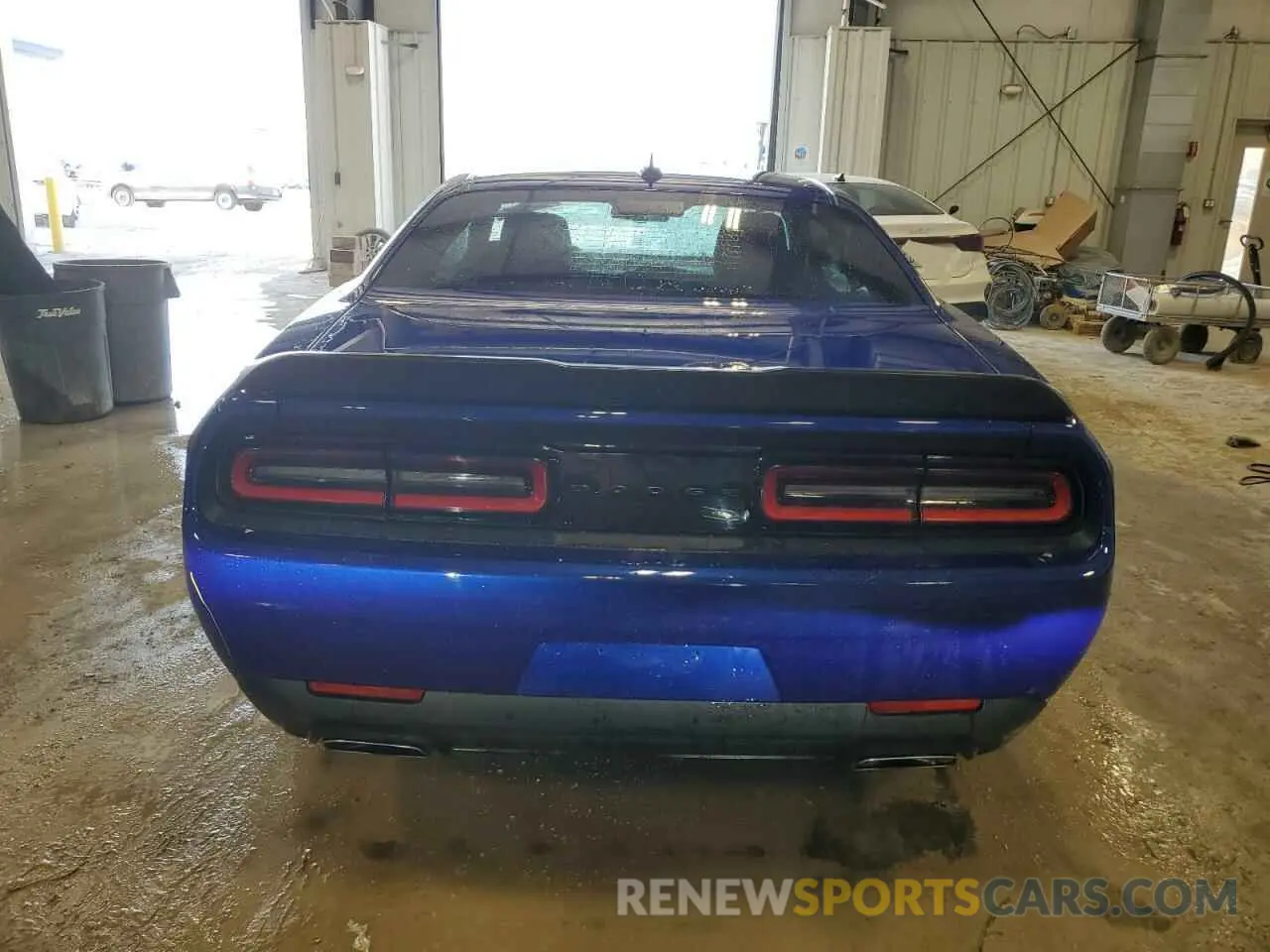 6 Photograph of a damaged car 2C3CDZBT2NH206831 DODGE CHALLENGER 2022