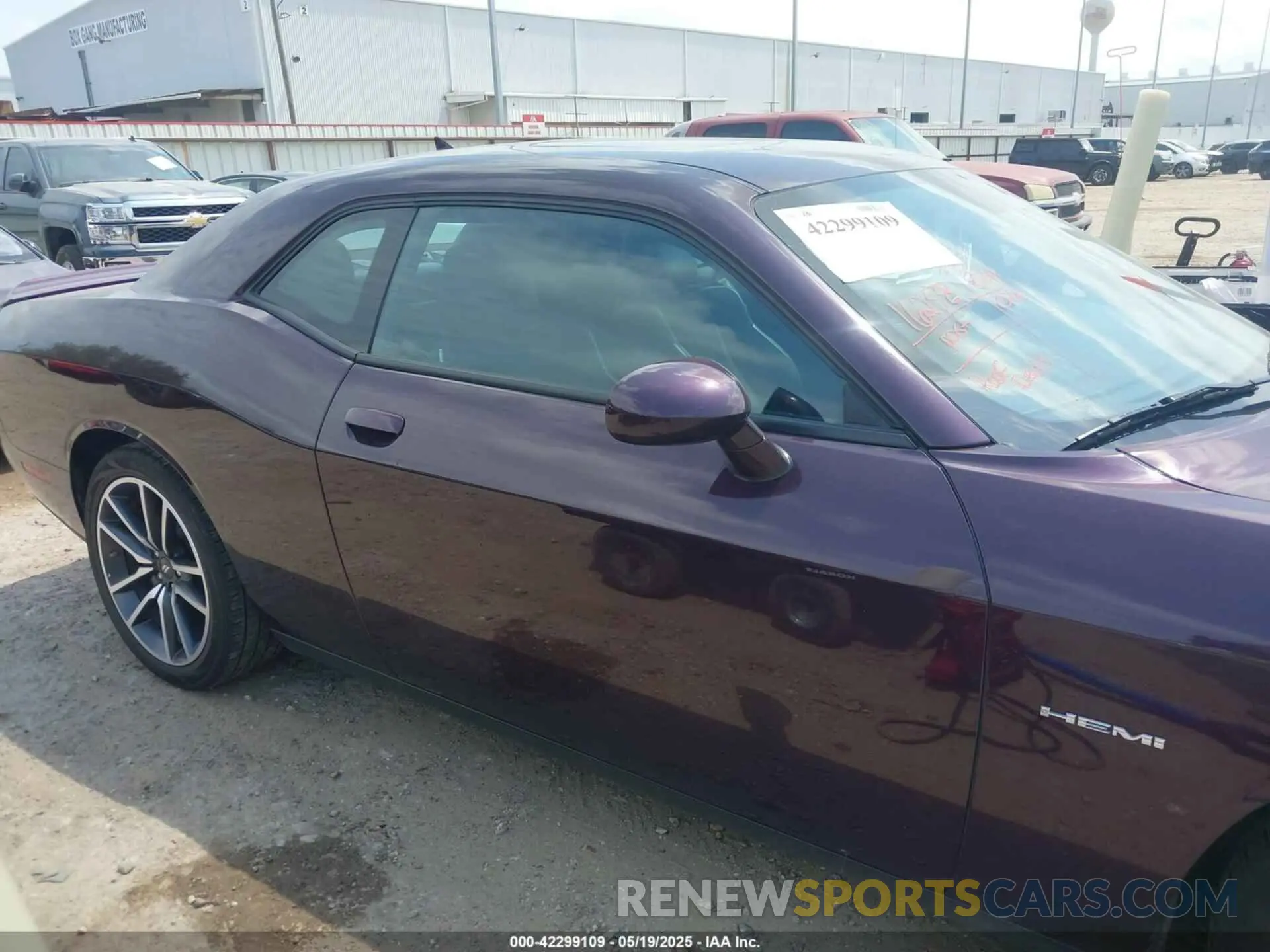 13 Photograph of a damaged car 2C3CDZBT3NH234086 DODGE CHALLENGER 2022