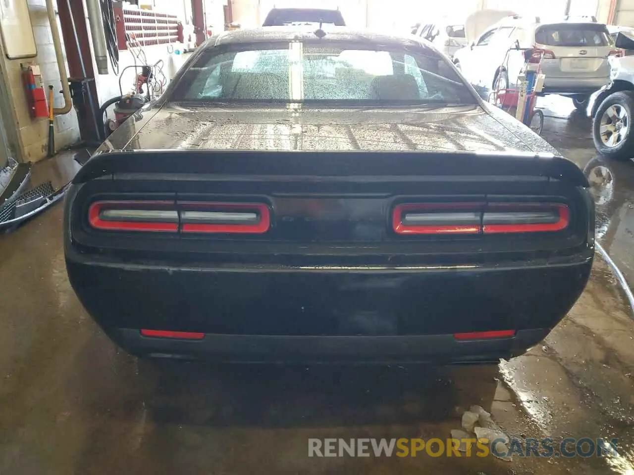 6 Photograph of a damaged car 2C3CDZC91NH135379 DODGE CHALLENGER 2022