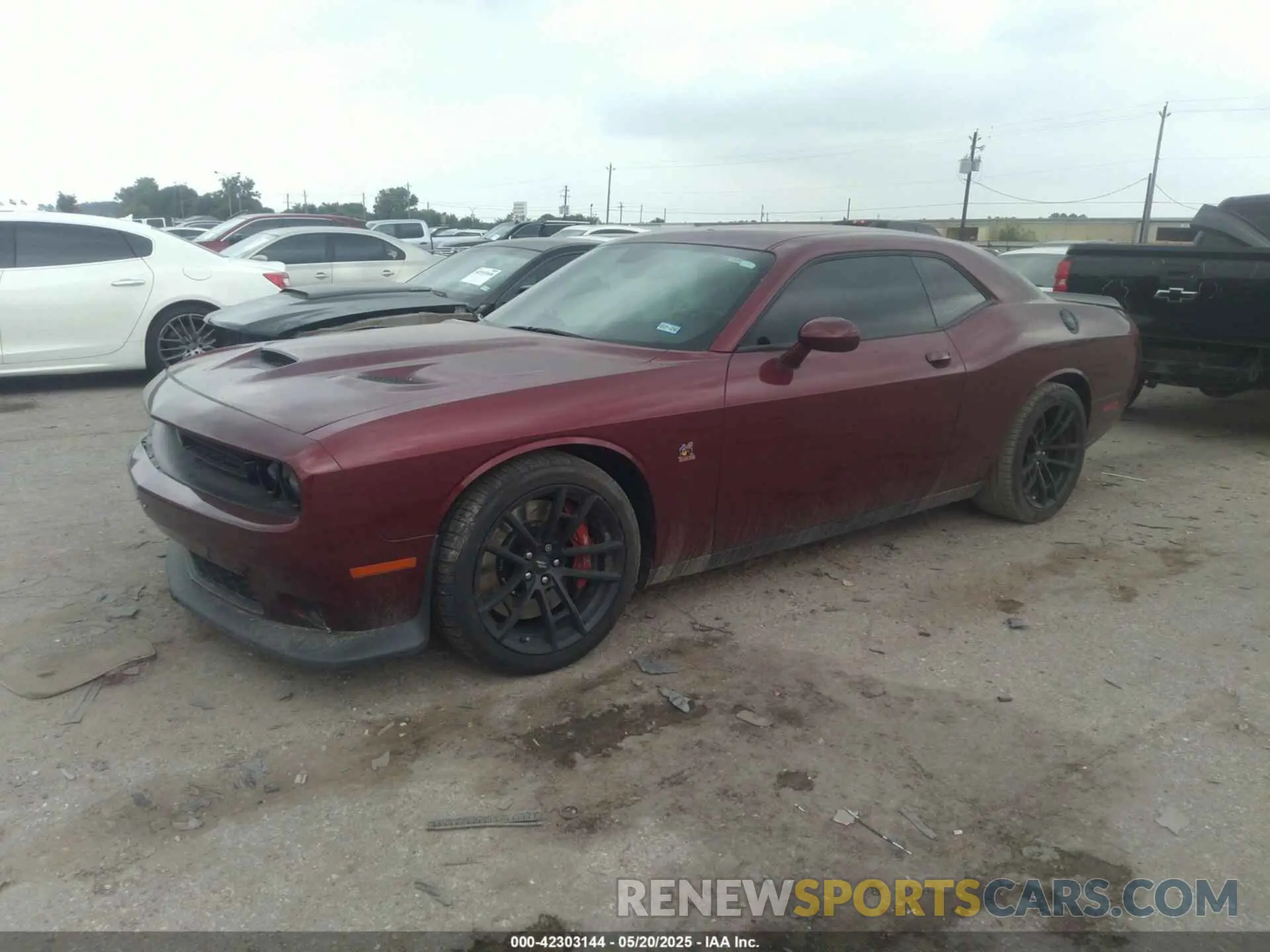 2 Photograph of a damaged car 2C3CDZFJ2NH118449 DODGE CHALLENGER 2022