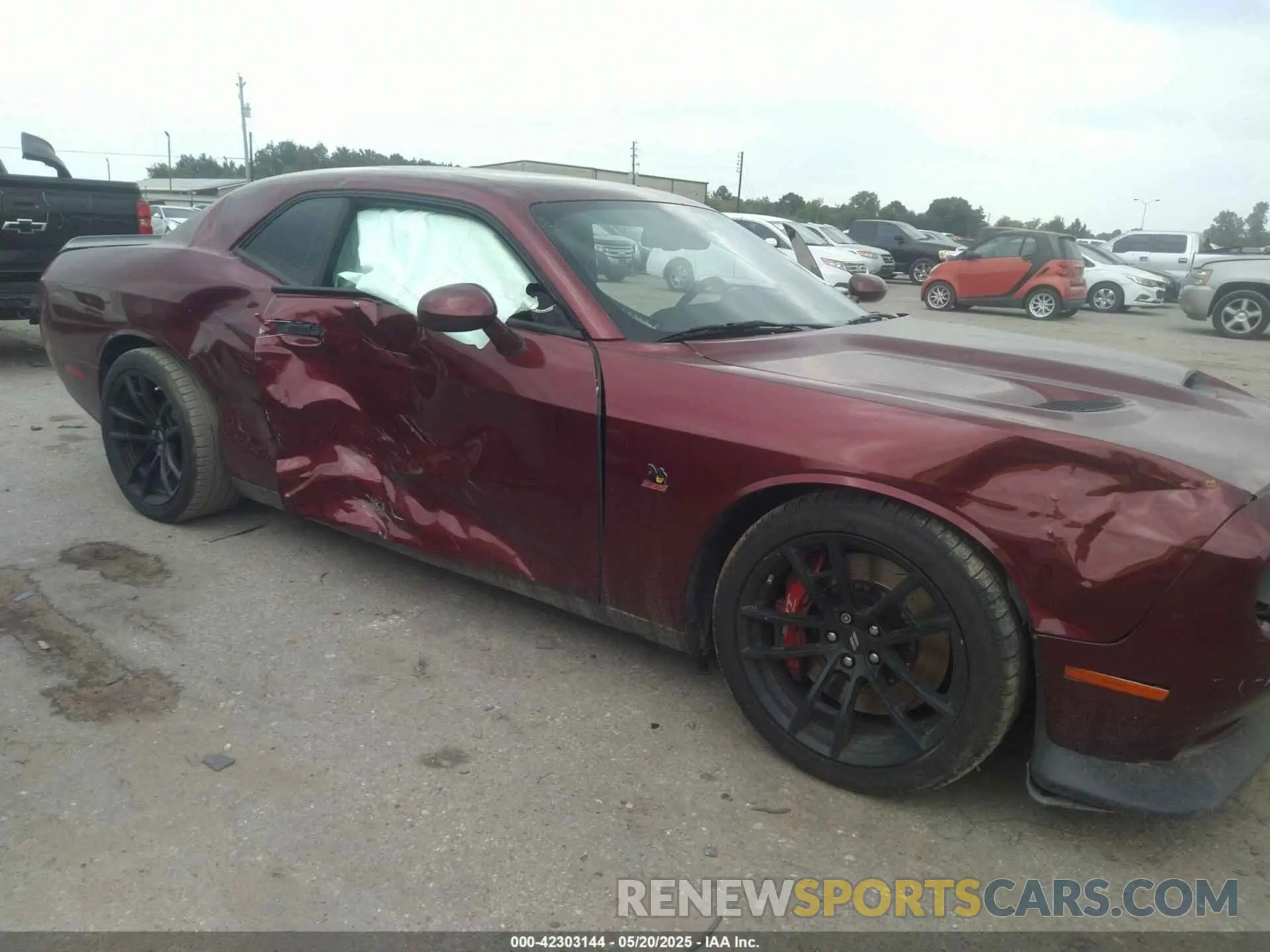 6 Photograph of a damaged car 2C3CDZFJ2NH118449 DODGE CHALLENGER 2022
