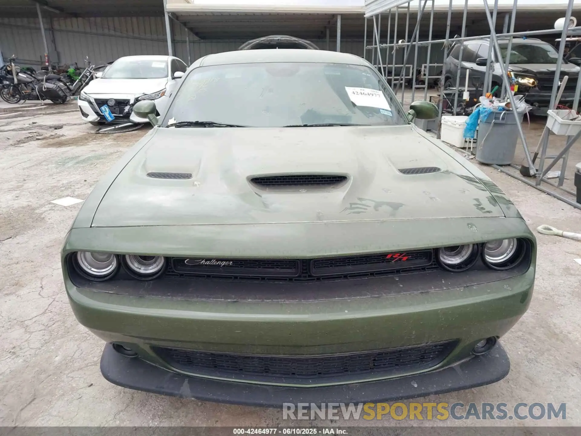 11 Photograph of a damaged car 2C3CDZFJ3NH175596 DODGE CHALLENGER 2022