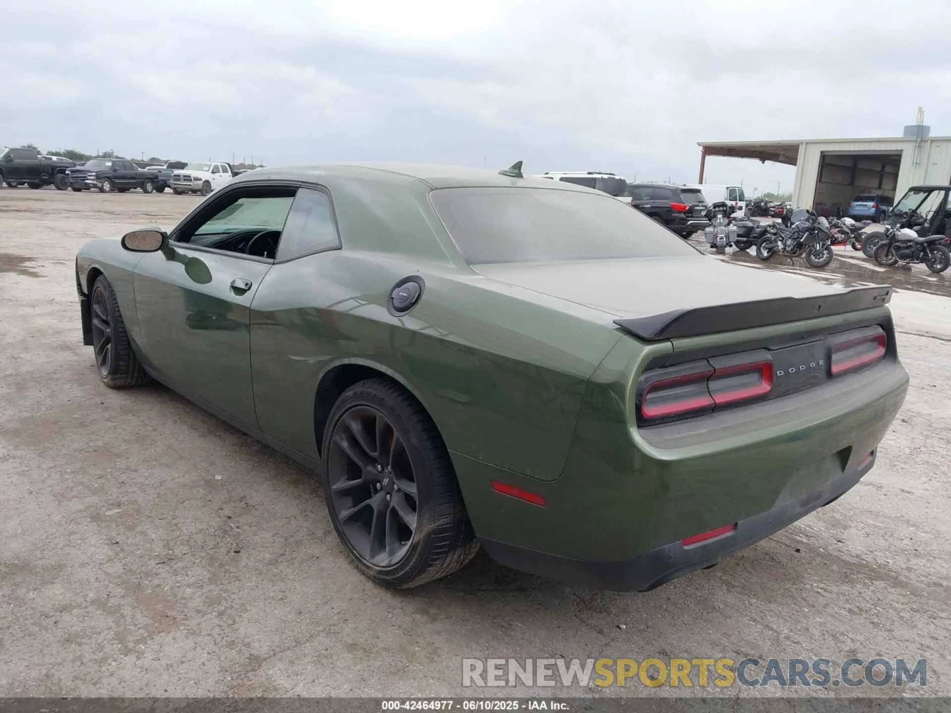 3 Photograph of a damaged car 2C3CDZFJ3NH175596 DODGE CHALLENGER 2022