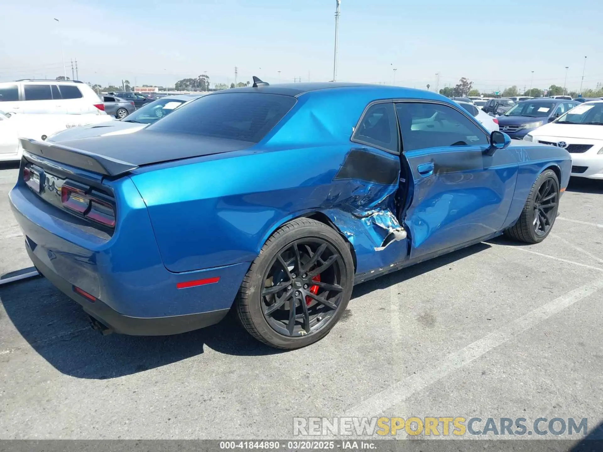 4 Photograph of a damaged car 2C3CDZFJ4NH131297 DODGE CHALLENGER 2022