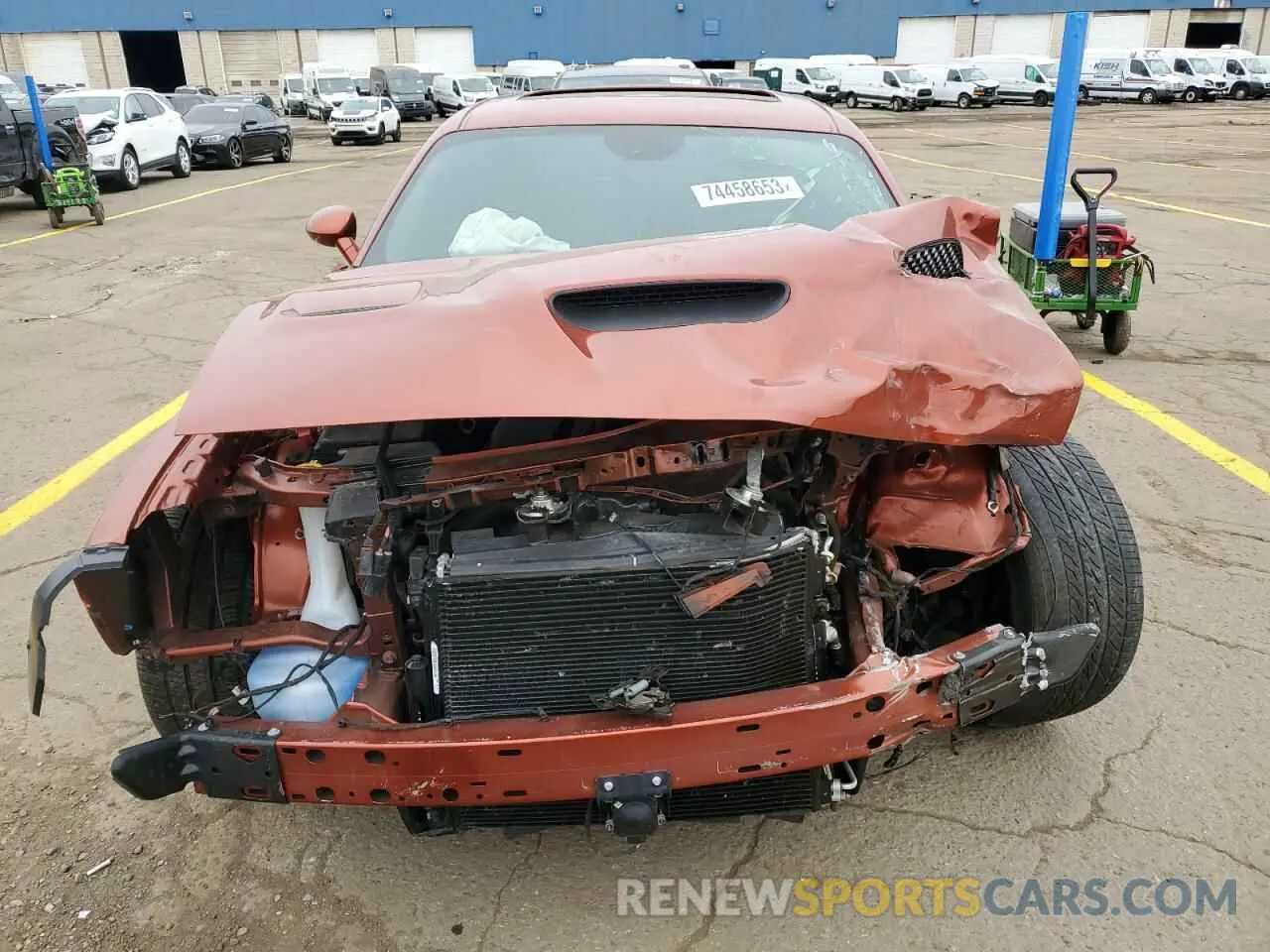 5 Photograph of a damaged car 2C3CDZFJ5NH117859 DODGE CHALLENGER 2022