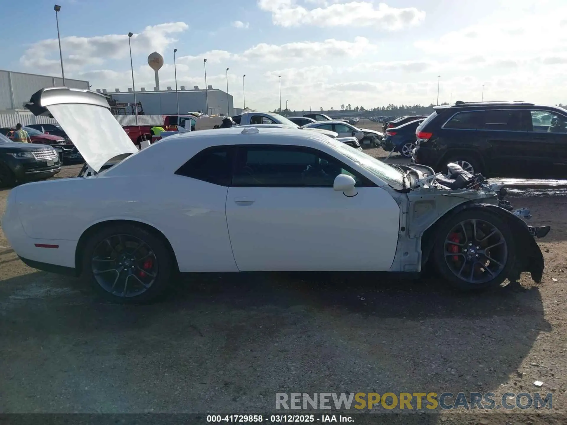 14 Photograph of a damaged car 2C3CDZFJ5NH260679 DODGE CHALLENGER 2022