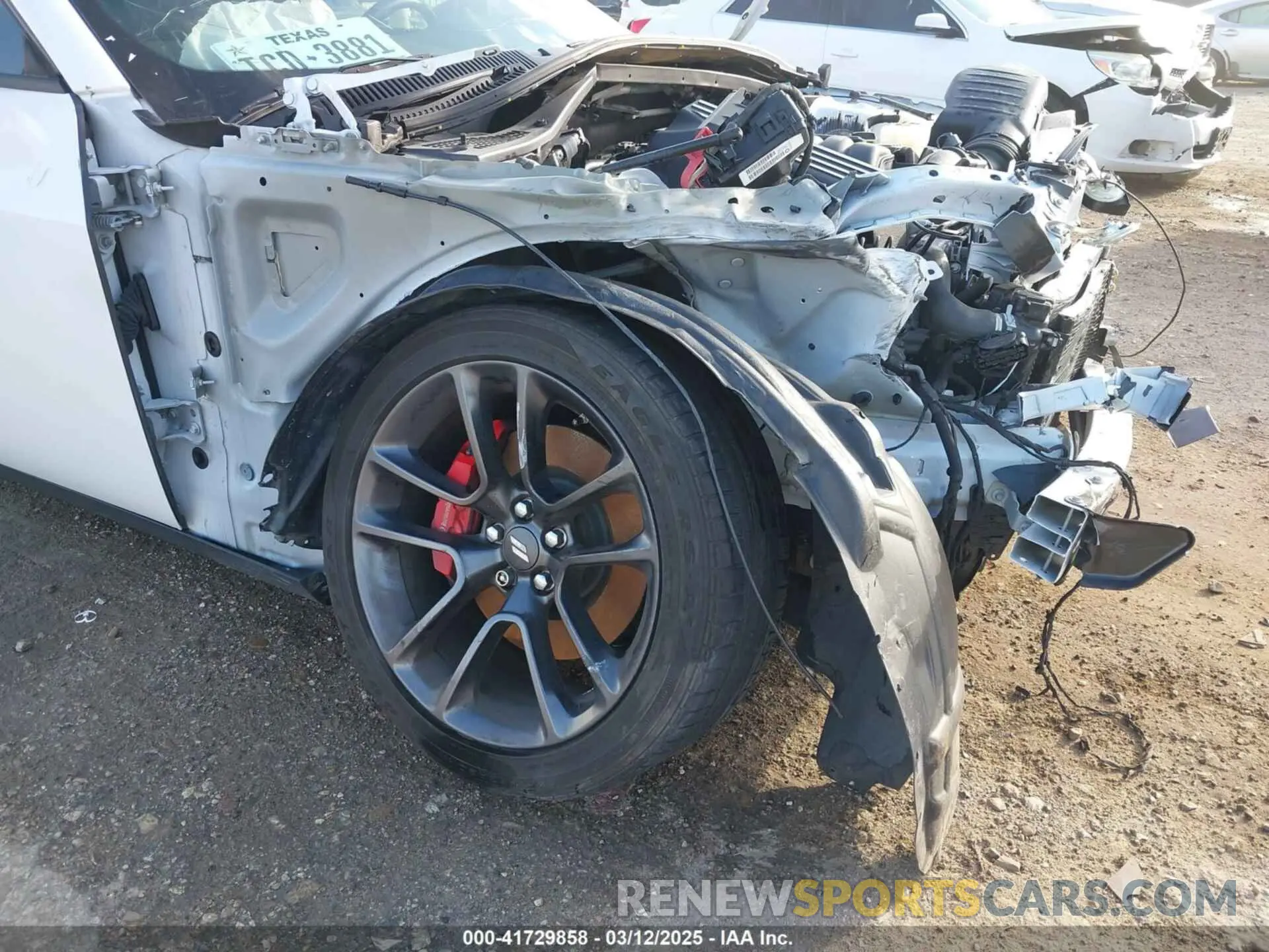 19 Photograph of a damaged car 2C3CDZFJ5NH260679 DODGE CHALLENGER 2022