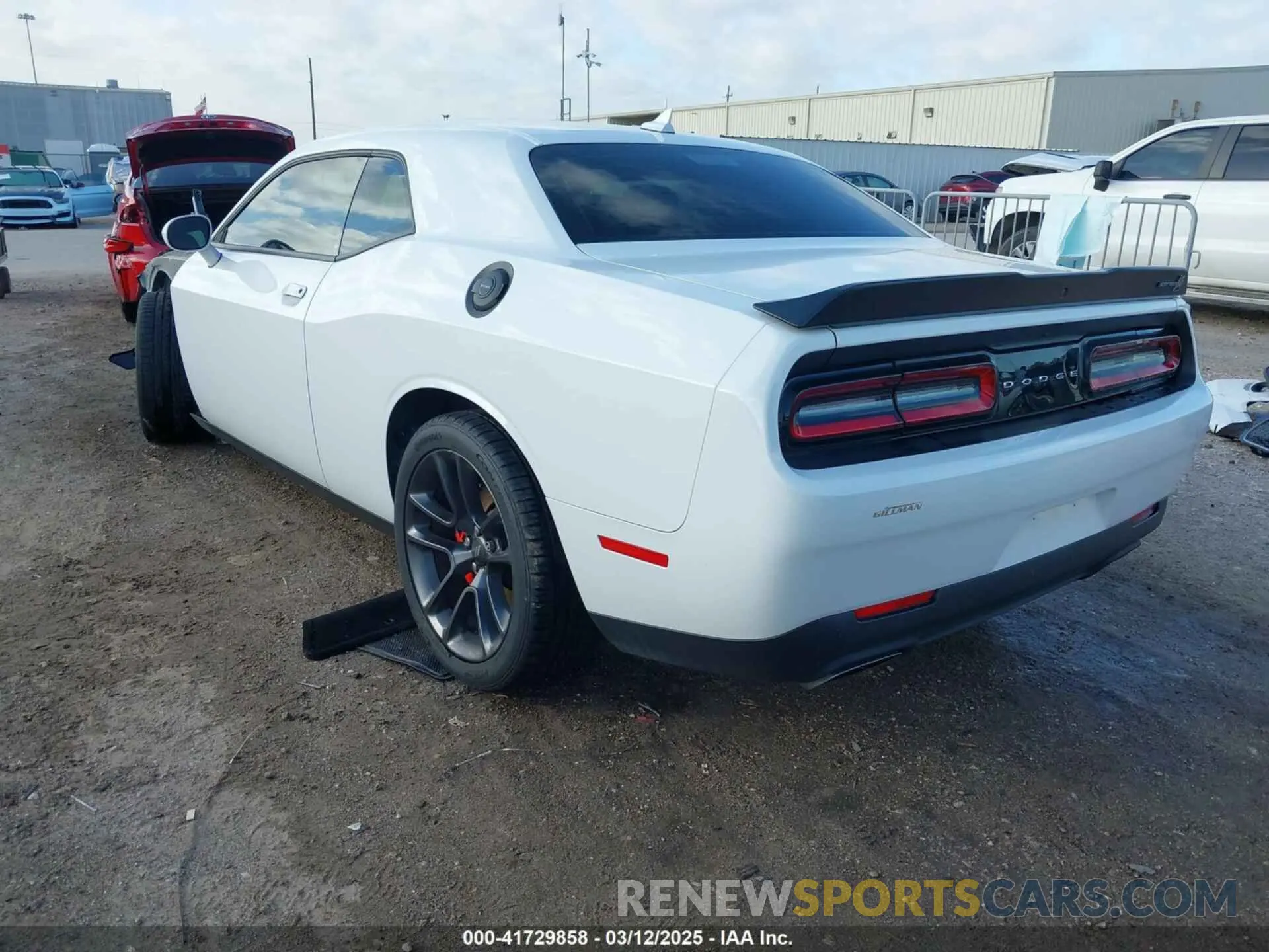 3 Photograph of a damaged car 2C3CDZFJ5NH260679 DODGE CHALLENGER 2022