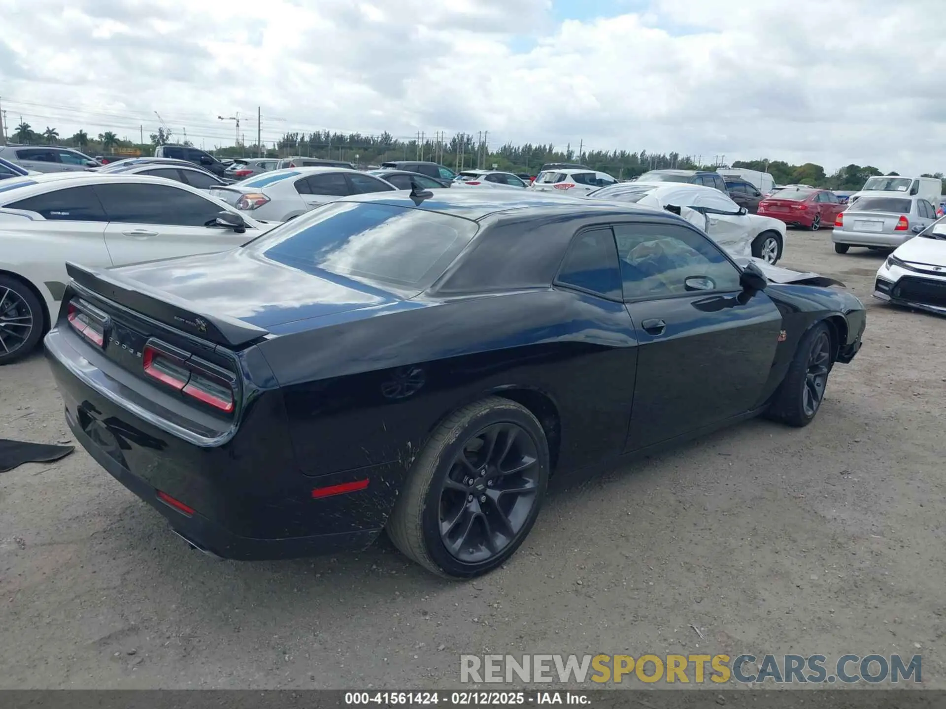4 Photograph of a damaged car 2C3CDZFJ7NH151317 DODGE CHALLENGER 2022