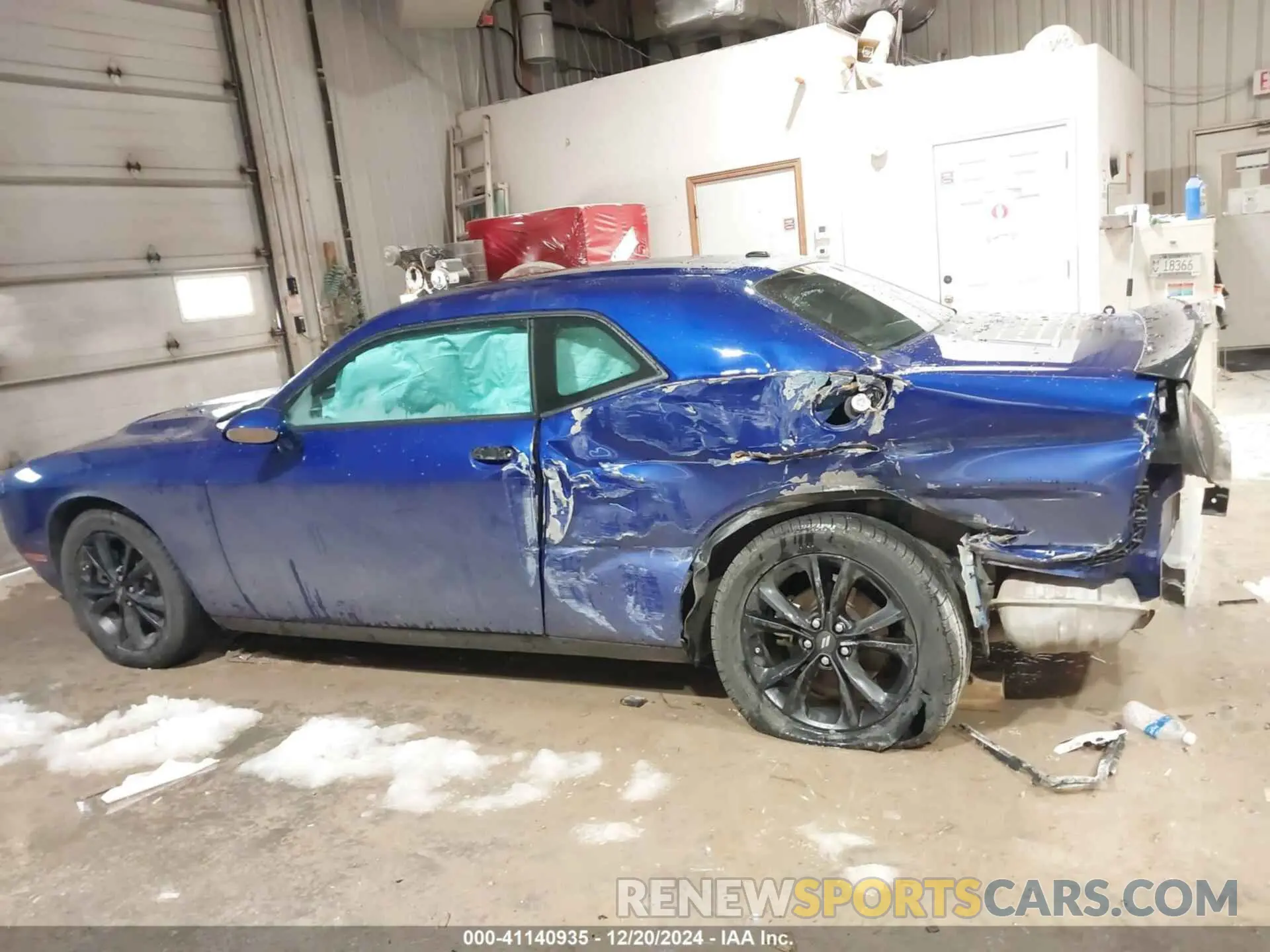 13 Photograph of a damaged car 2C3CDZGG2NH219414 DODGE CHALLENGER 2022