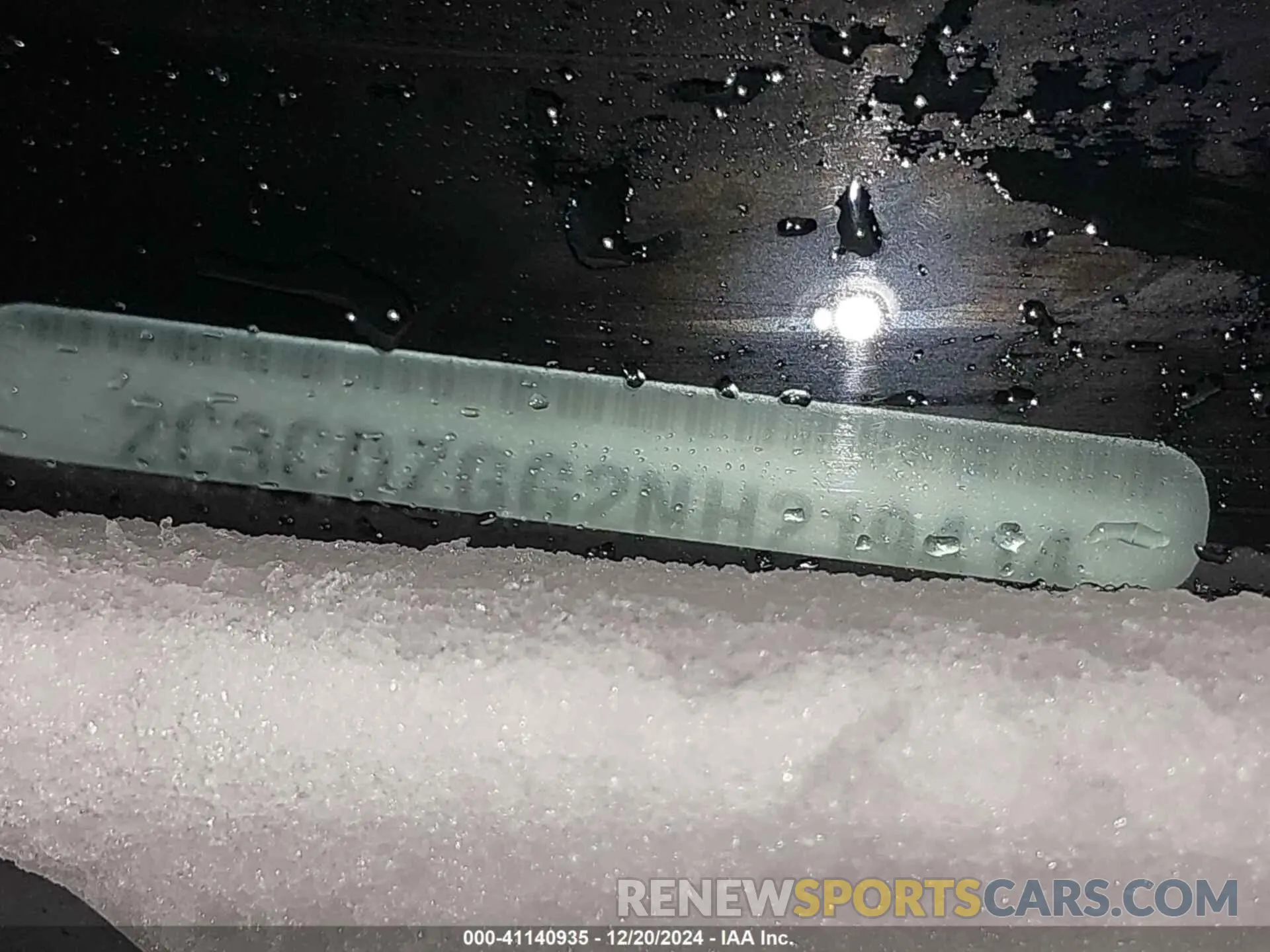 9 Photograph of a damaged car 2C3CDZGG2NH219414 DODGE CHALLENGER 2022